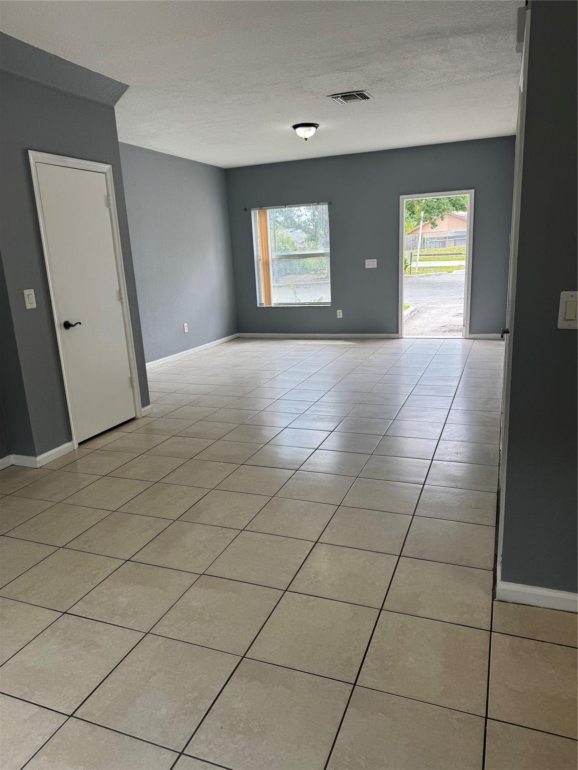 7473 Tam Oshanter Boulevard 7473, North Lauderdale, FL 33068, North Lauderdale - Photo 2