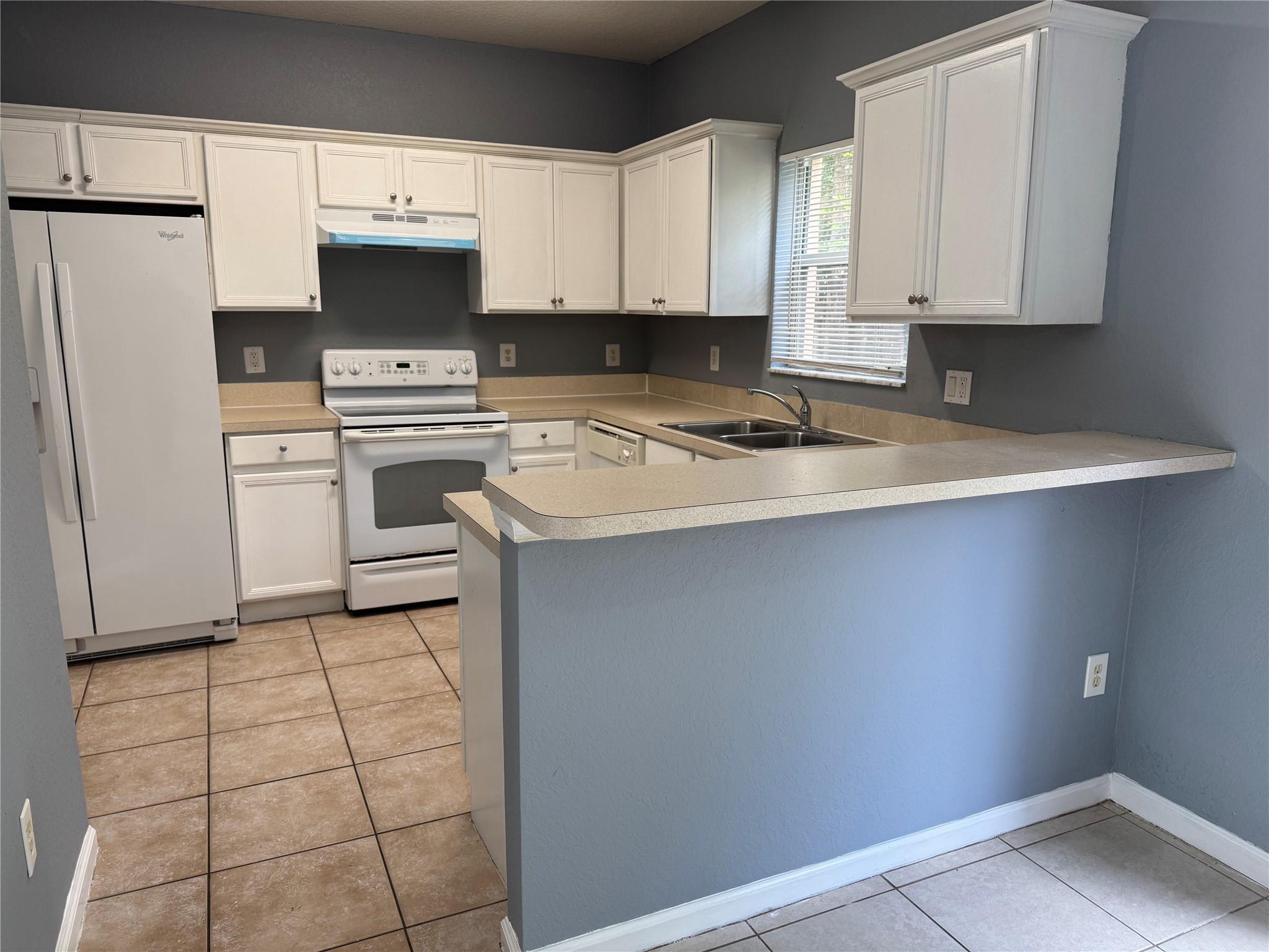 7473 Tam Oshanter Boulevard 7473, North Lauderdale, FL 33068, North Lauderdale - Photo 4