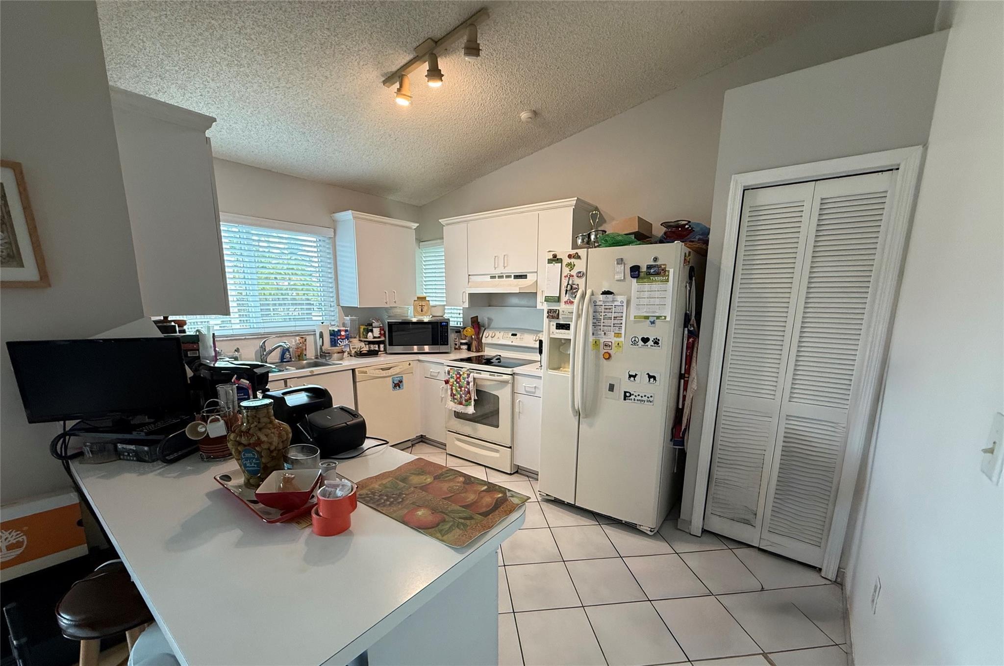 1291 SW 139th Place, Miami, FL 33184, Miami - Photo 3