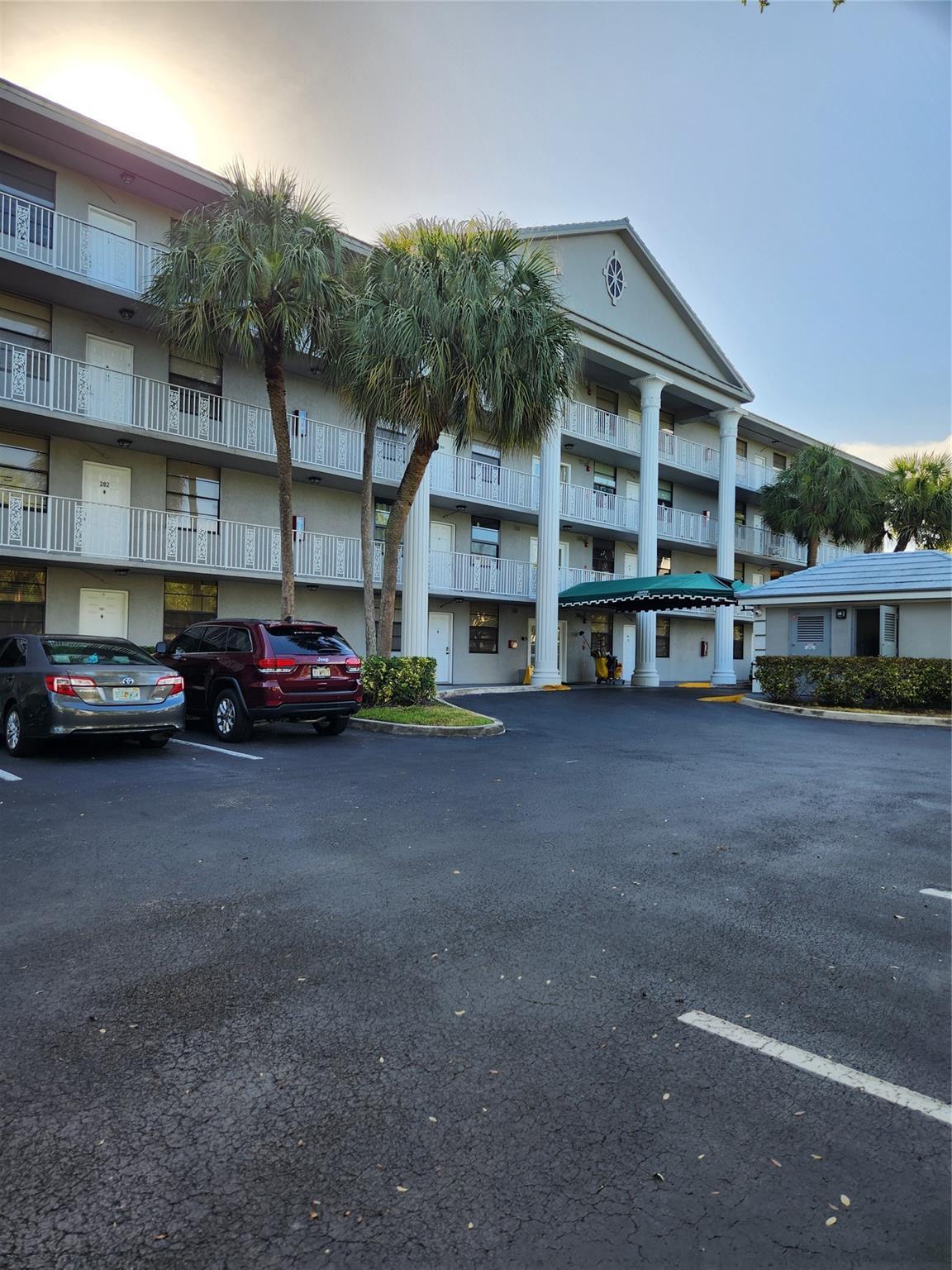 1502 Whitehall Drive 104, Davie, FL 33324, Davie