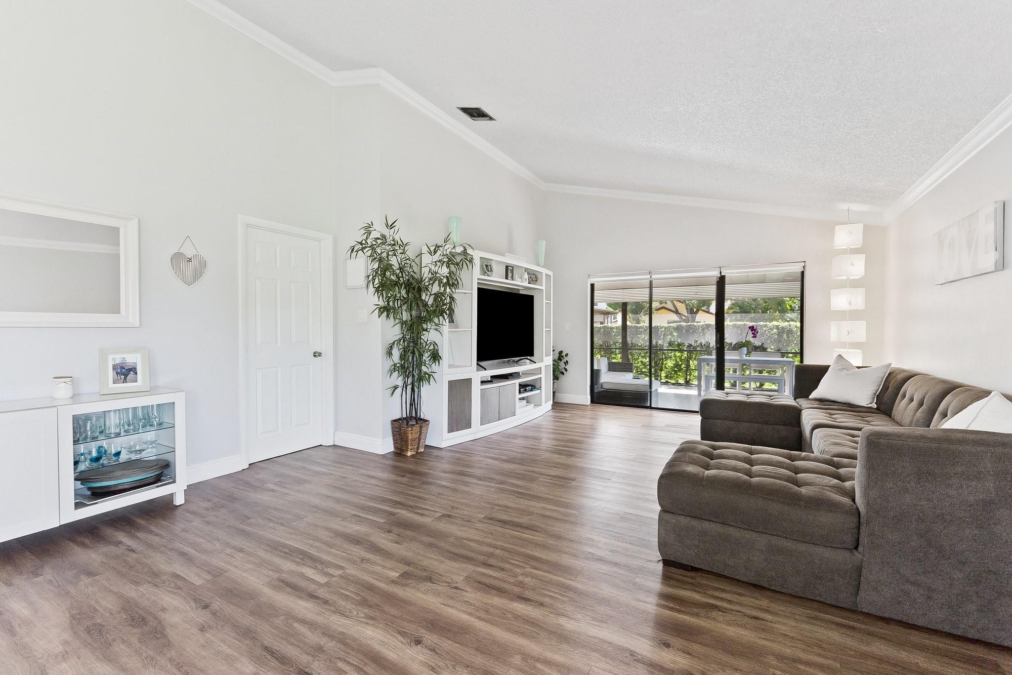 360 Lakeside Court 215, Fort Lauderdale, FL 33326, Fort Lauderdale - Photo 3