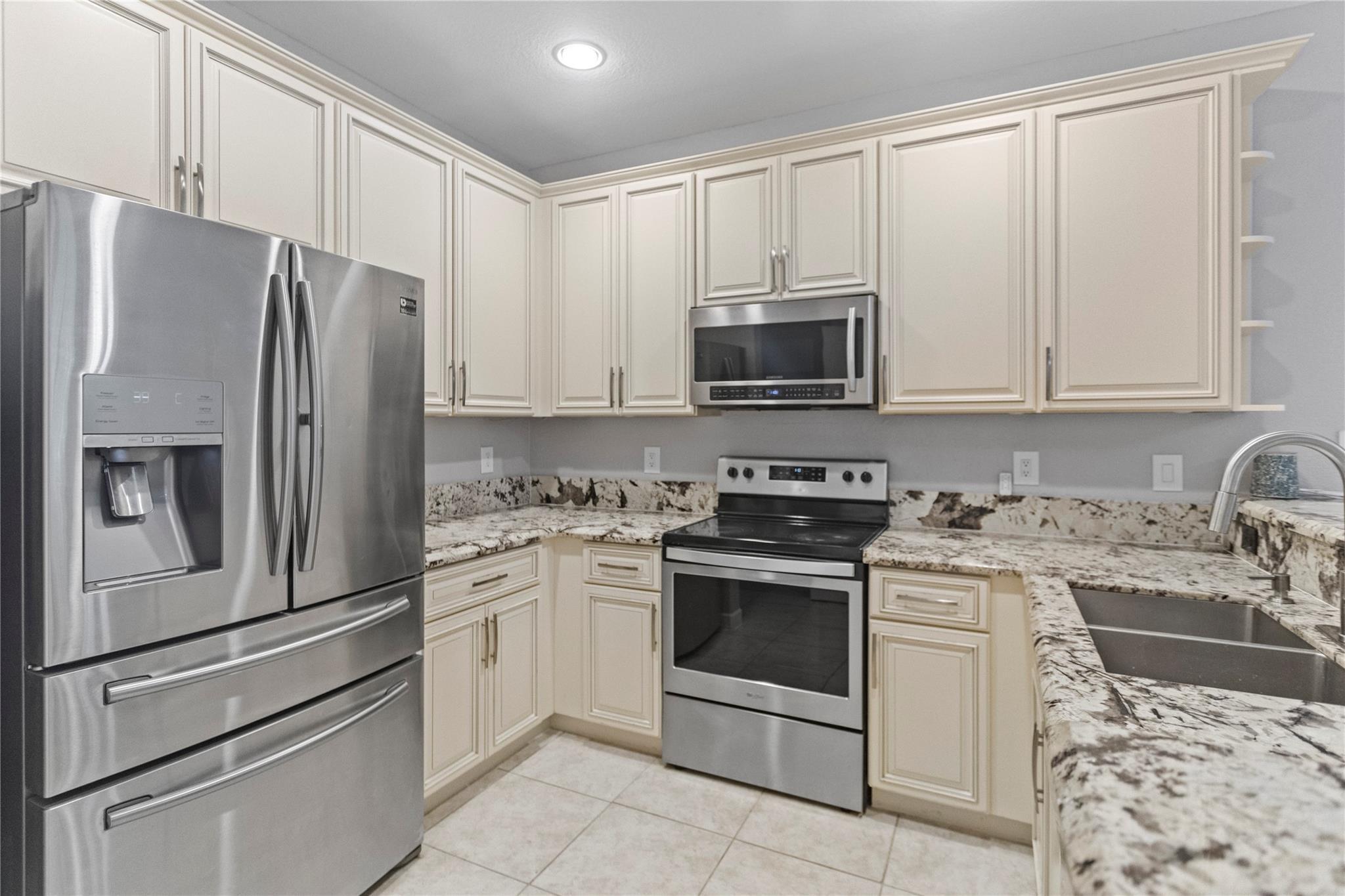 7440 Willow Grove Place, Davie, FL 33314, Davie - Photo 4