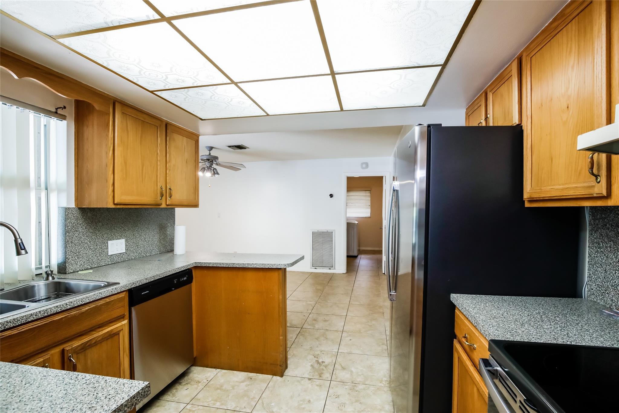 11275 NW 37th Court, Coral Springs, FL 33065, Coral Springs - Photo 3