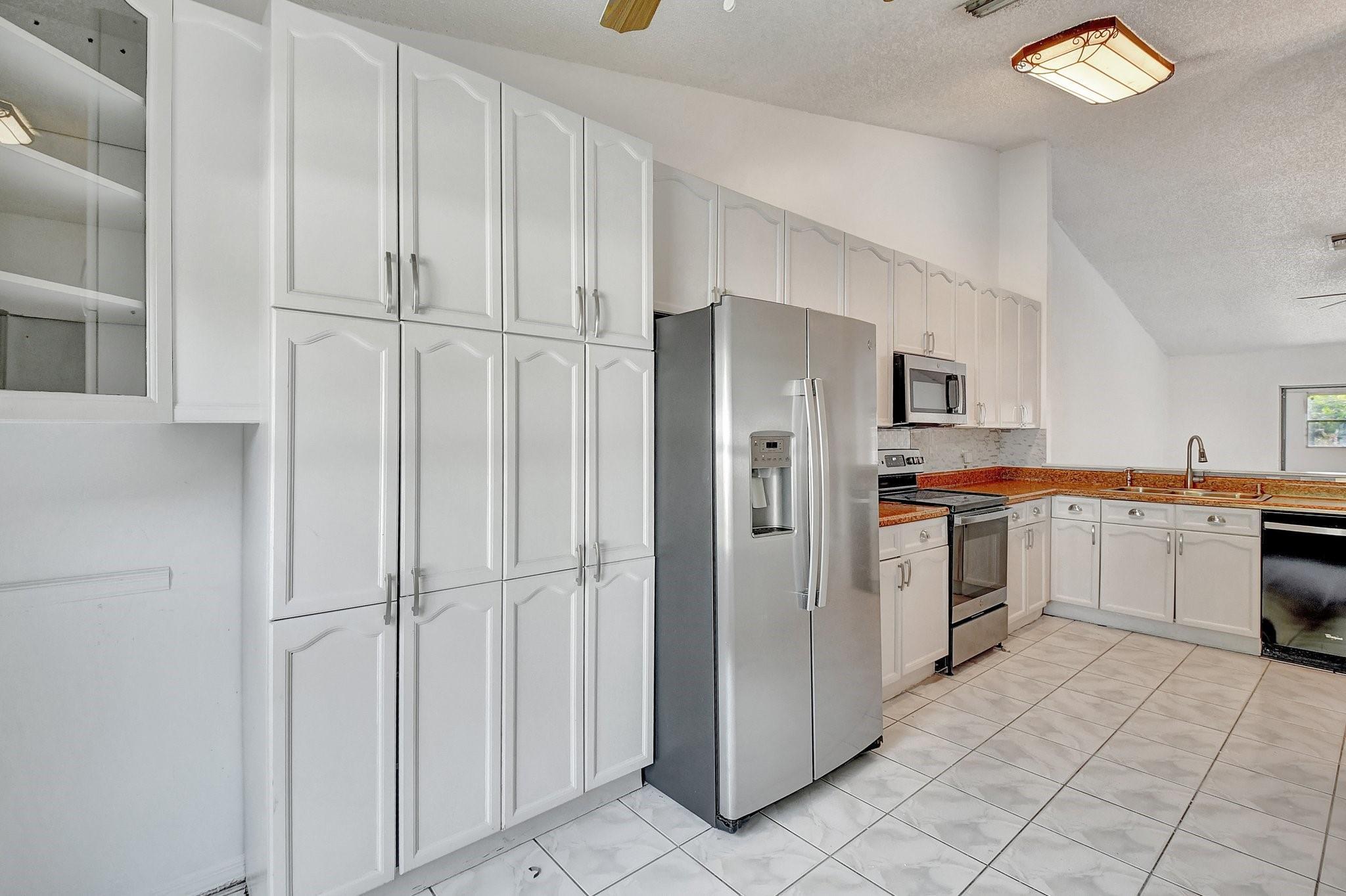 5105 Arbor Glen Circle, Lake Worth, FL 33463, Lake Worth - Photo 4