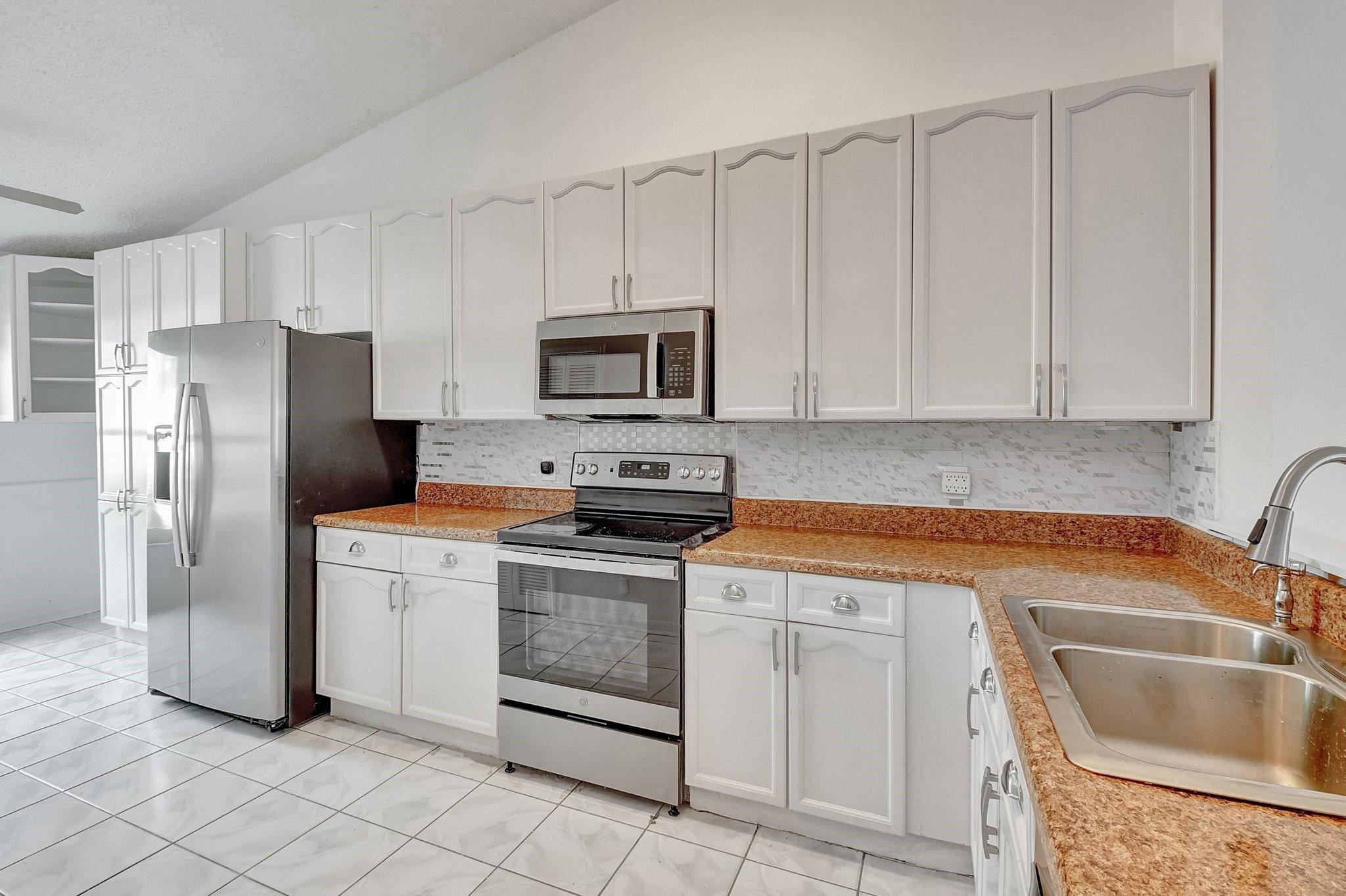 5105 Arbor Glen Circle, Lake Worth, FL 33463, Lake Worth - Photo 3