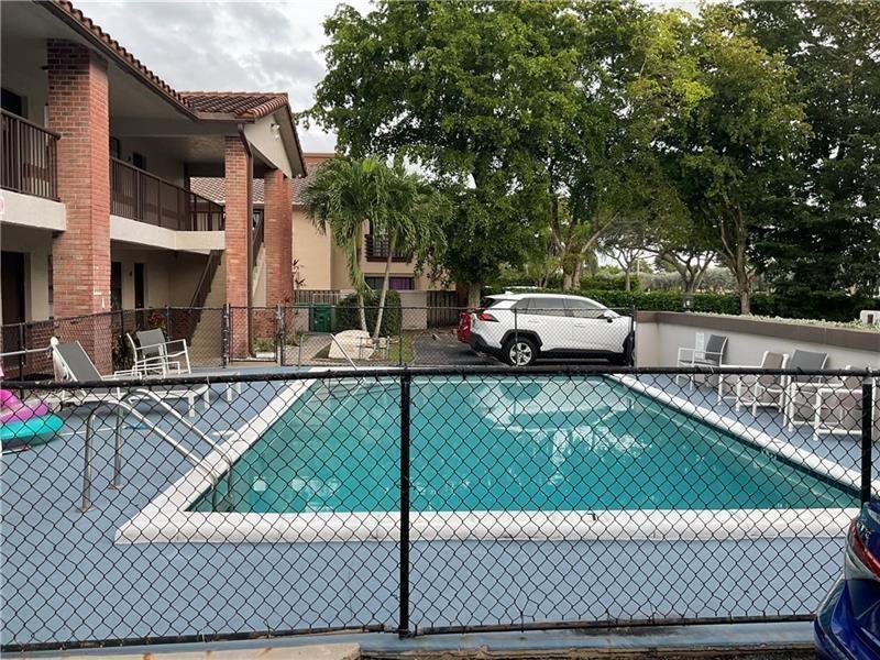 10825 Royal Palm Boulevard 8, Coral Springs, FL 33065, Coral Springs - Photo 2