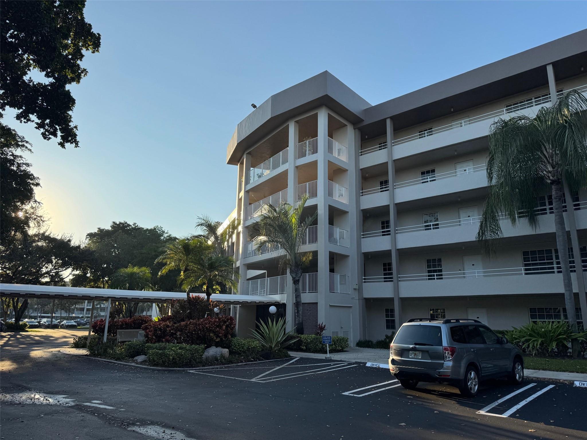 545 Oaks Lane 105, Pompano Beach, FL 33069, Pompano Beach