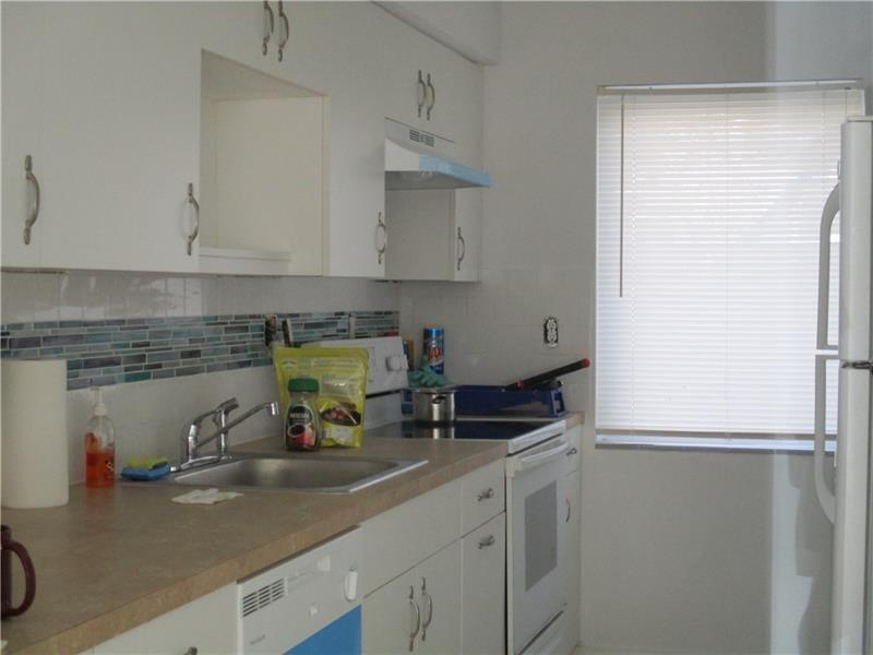 2361 NE 10th Street 5, Pompano Beach, FL 33062, Pompano Beach - Photo 2