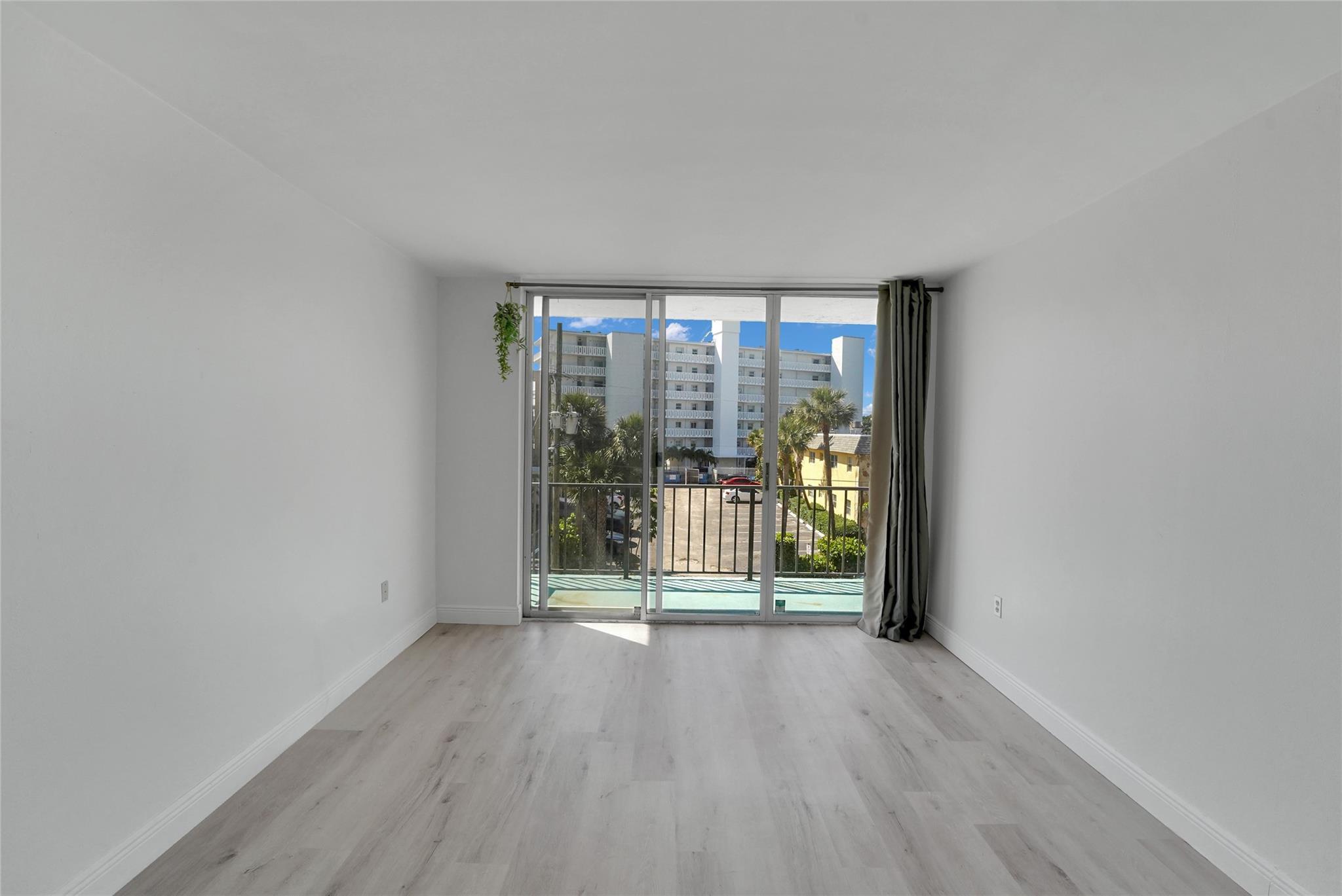 301 Croton Avenue 302, Lantana, FL 33462, Lantana - Photo 4