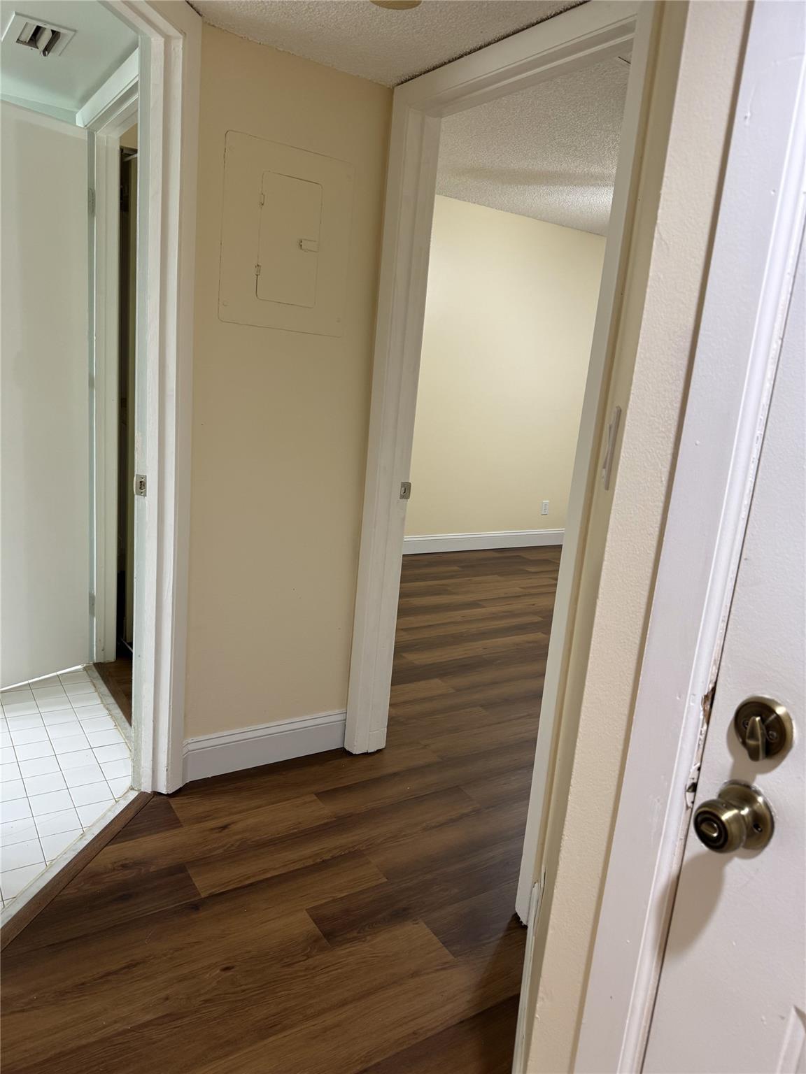 1094 Coral Club Drive 1094, Coral Springs, FL 33071, Coral Springs - Photo 2