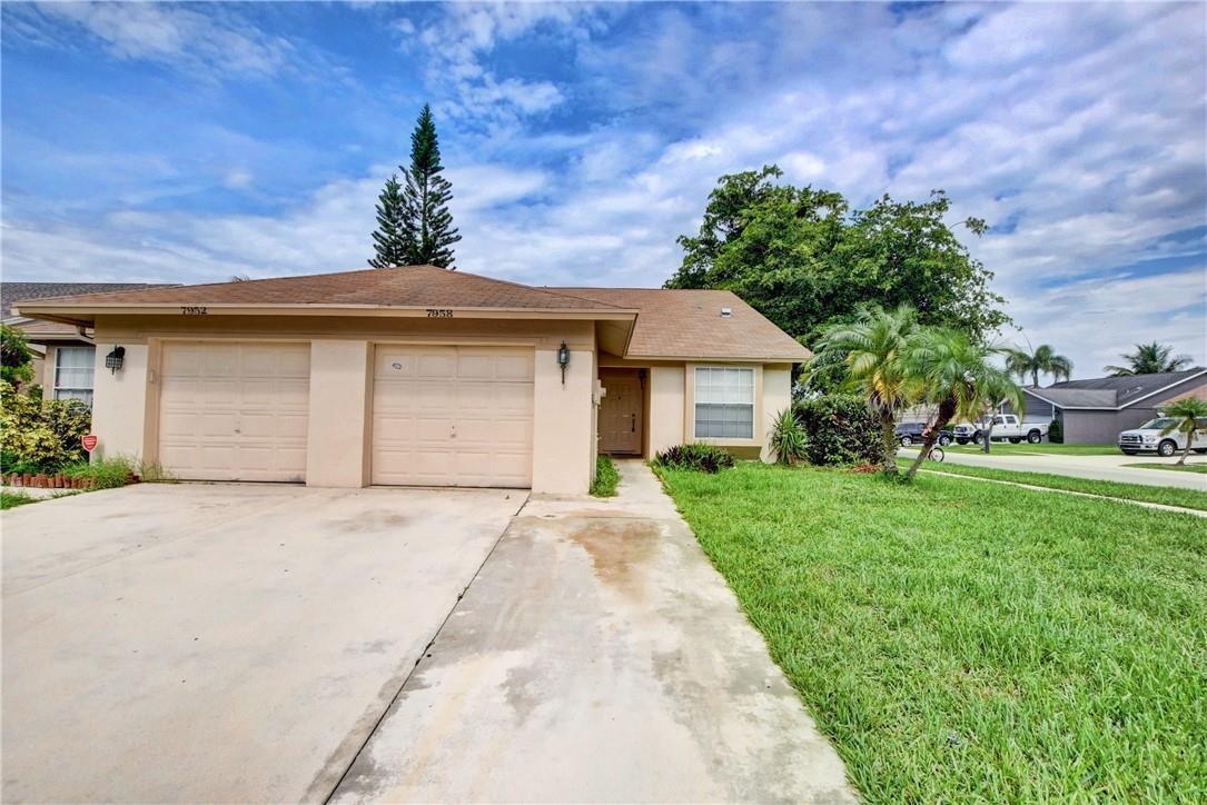 7958 Piper Lane, Lake Worth, FL 33463, Lake Worth - Photo 2