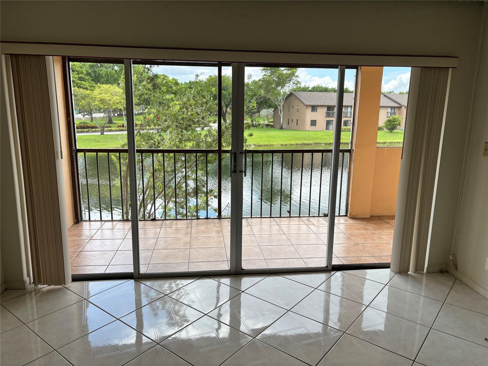 3905 N Nob Hill Road 205, Sunrise, FL 33351, Sunrise