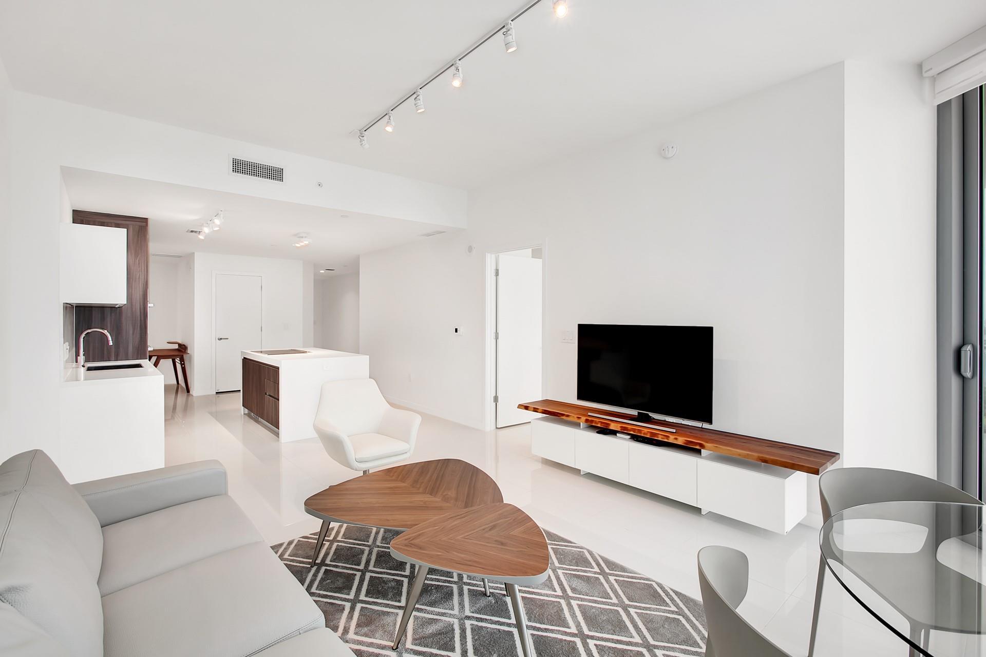 851 NE 1st Avenue 2005, Miami, FL 33132, Miami - Photo 2