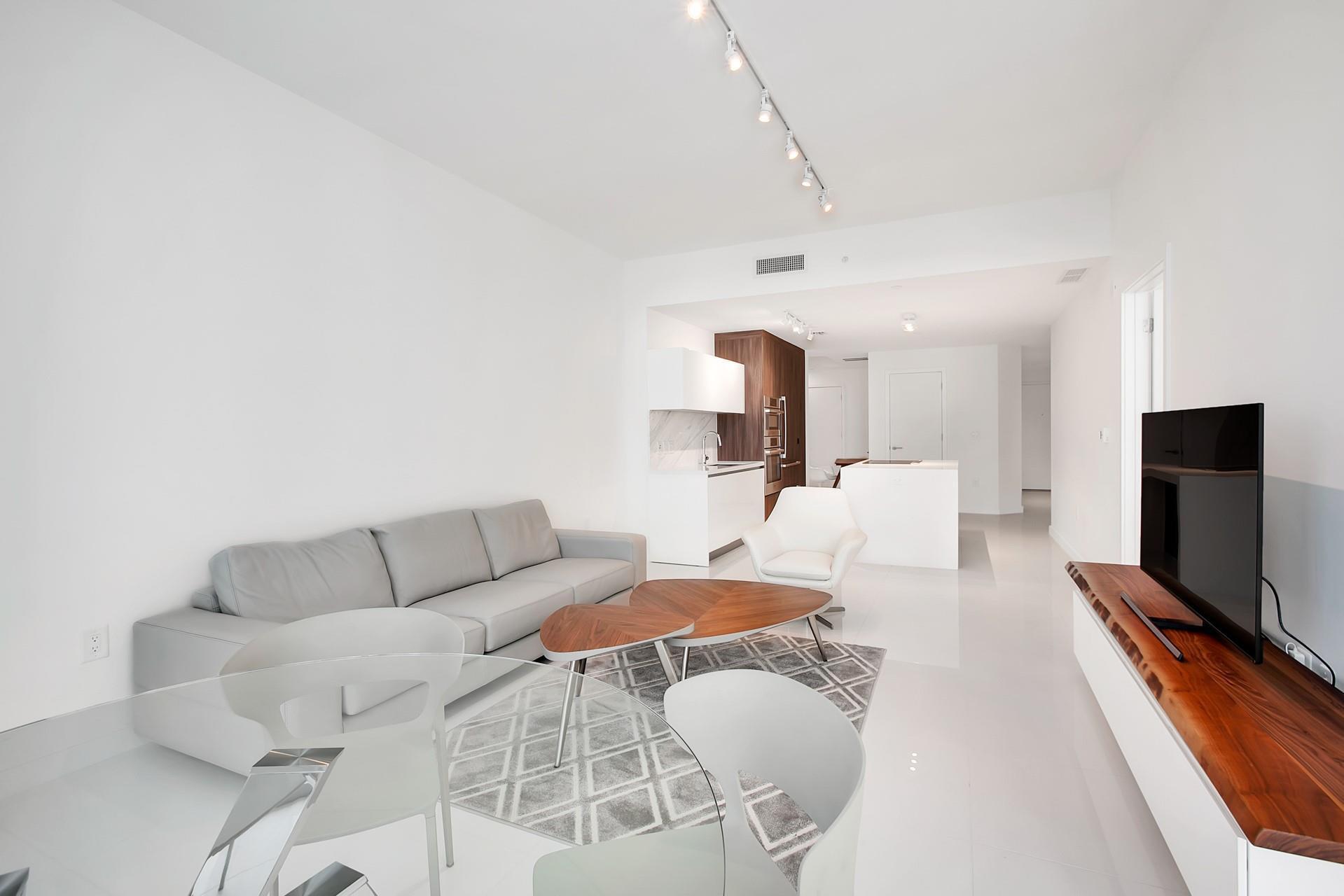 851 NE 1st Avenue 2005, Miami, FL 33132, Miami - Photo 4