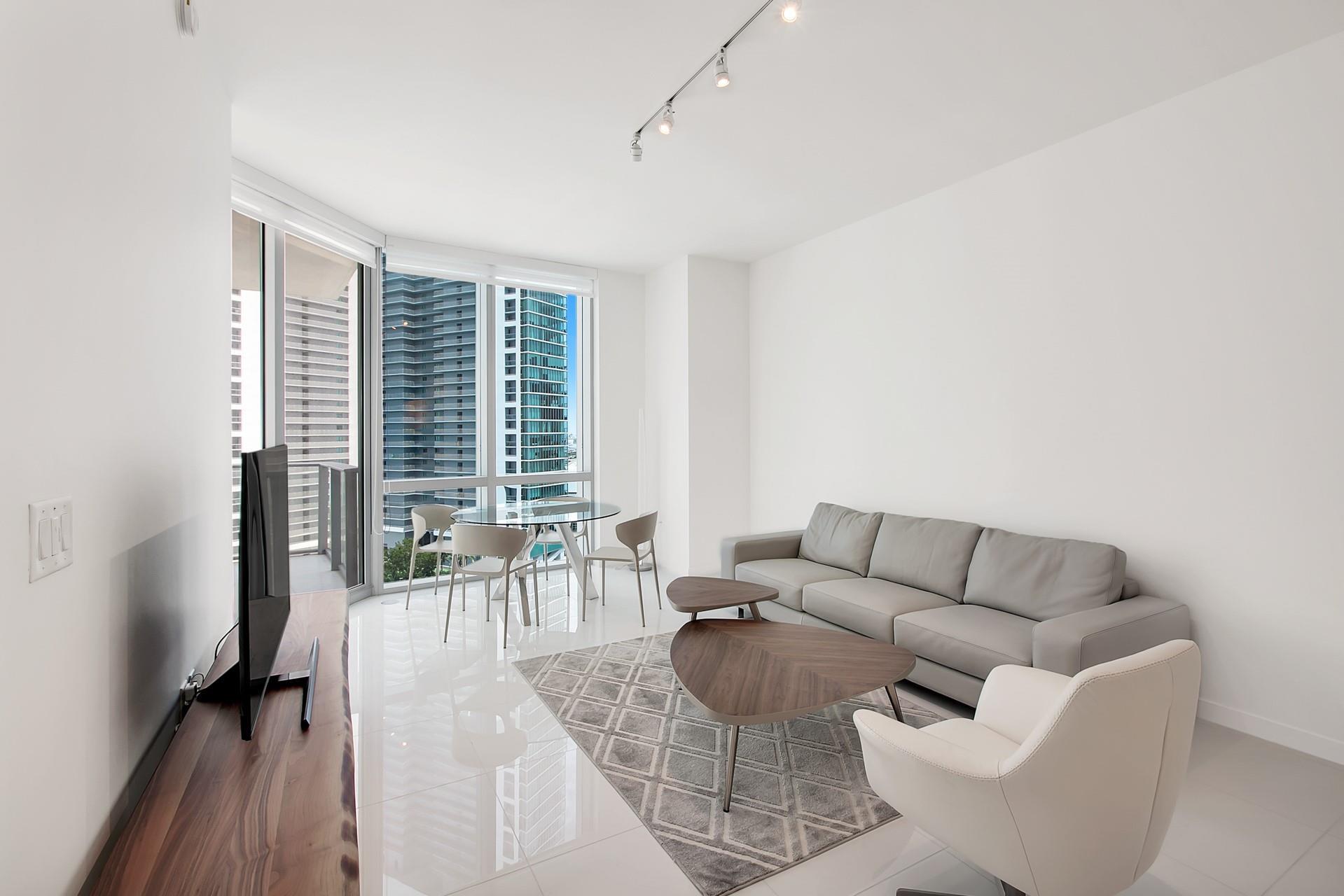 851 NE 1st Avenue 2005, Miami, FL 33132, Miami - Photo 3