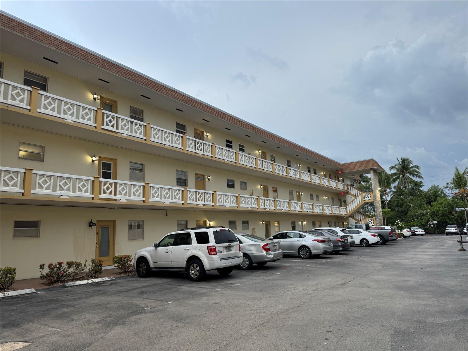 5111 W Oakland Park Boulevard 307, Lauderdale Lakes, FL 33313, Lauderdale Lakes - Photo 2