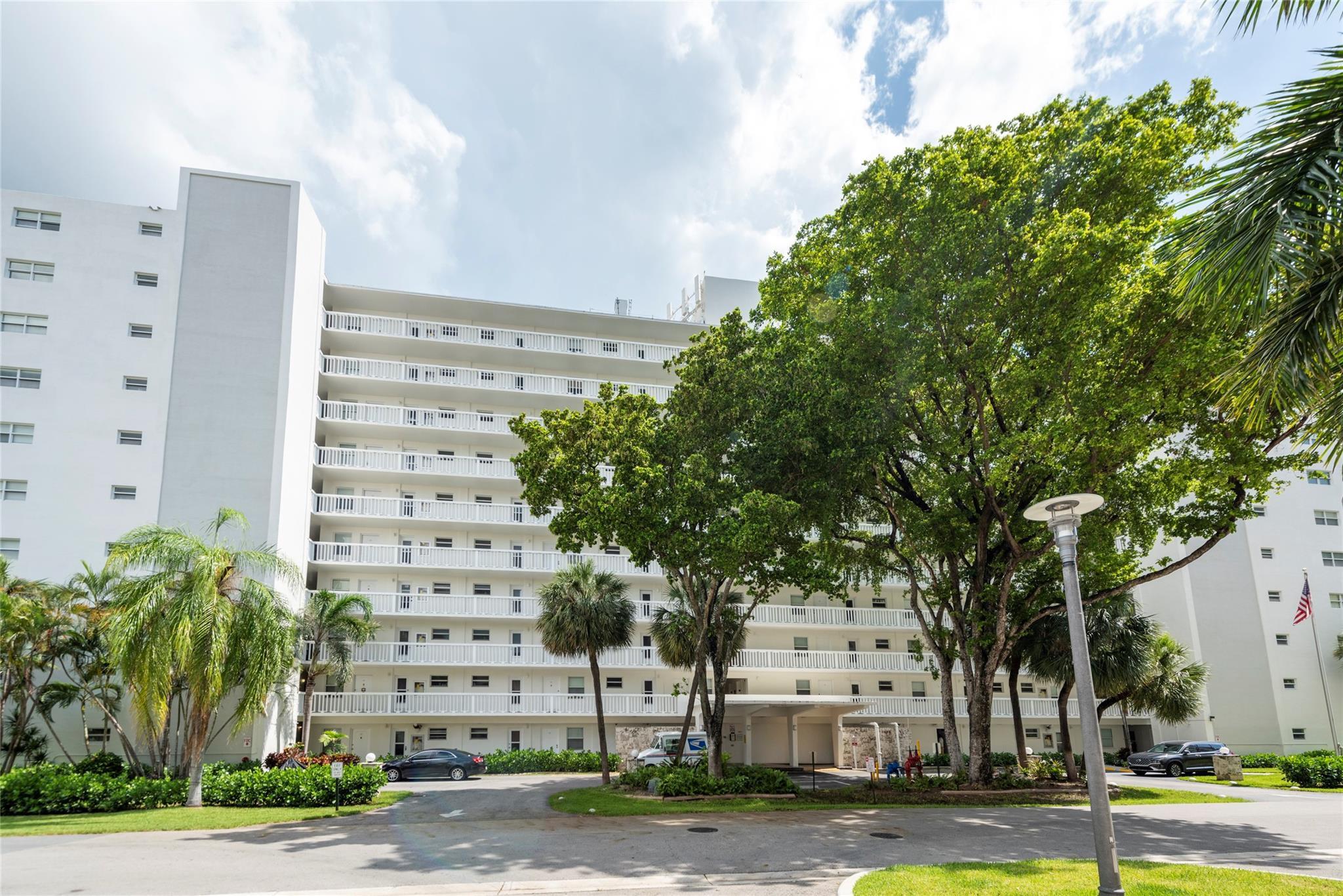 2555 NE 11th Street 302, Fort Lauderdale, FL 33304, Fort Lauderdale - Photo 3