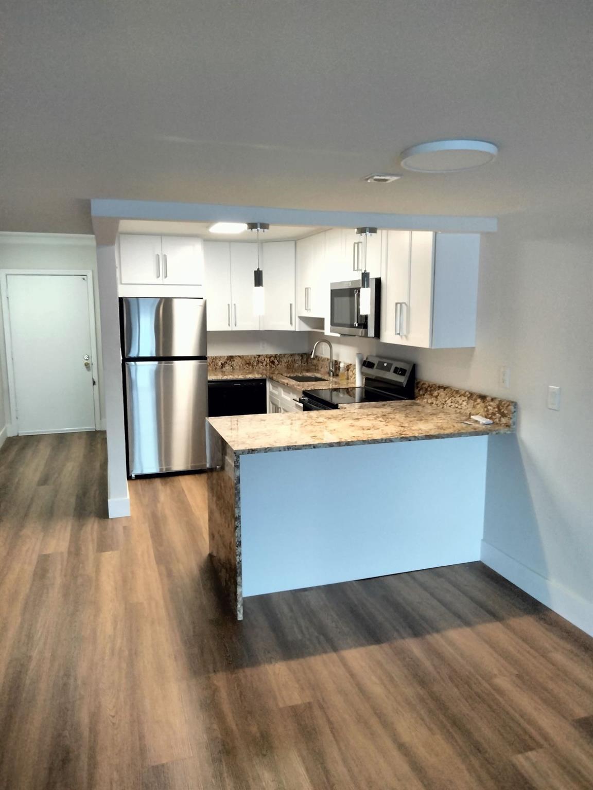 1100 Crystal Lake Drive 115, Deerfield Beach, FL 33064, Deerfield Beach - Photo 3