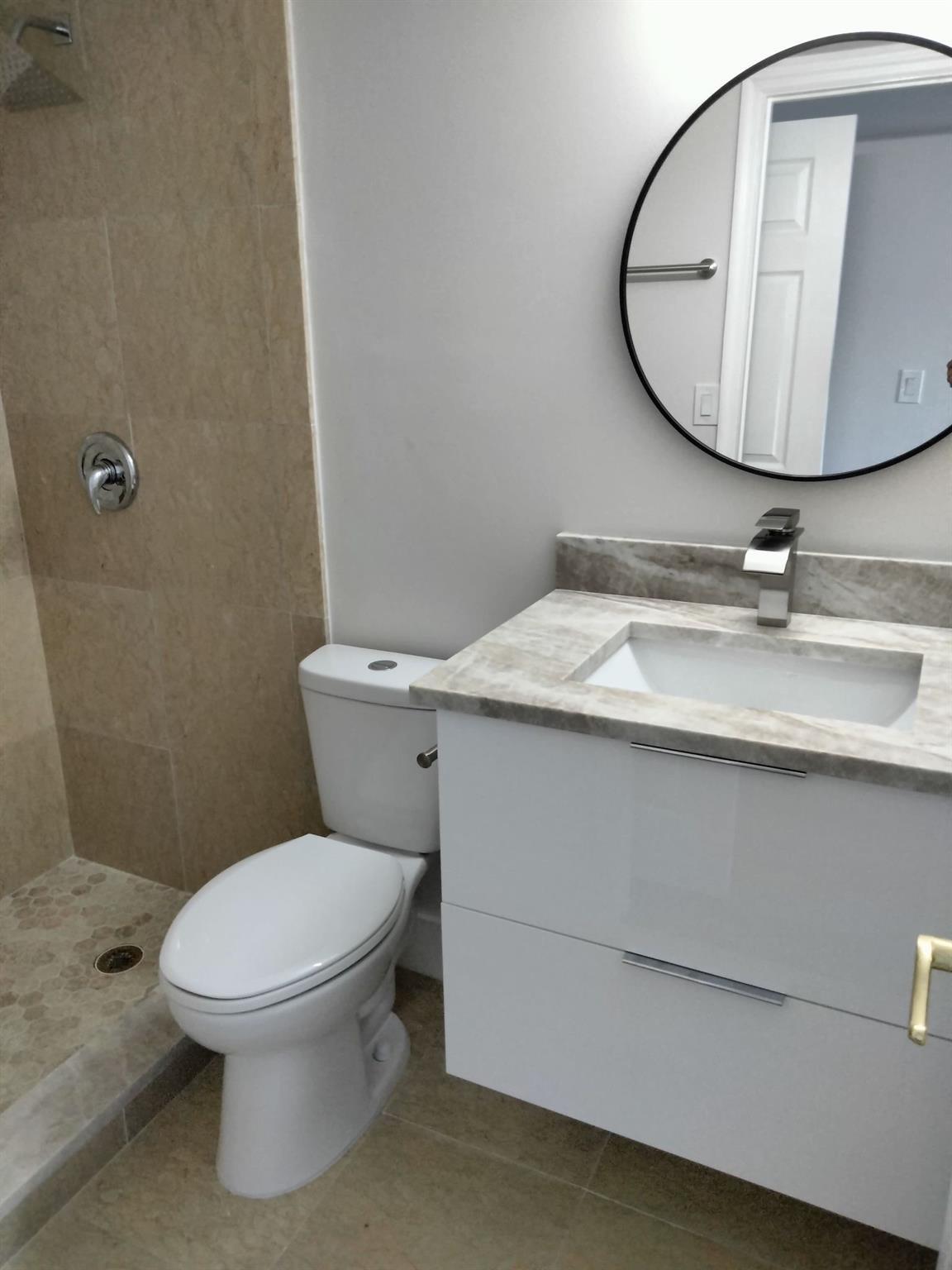 1100 Crystal Lake Drive 115, Deerfield Beach, FL 33064, Deerfield Beach - Photo 4