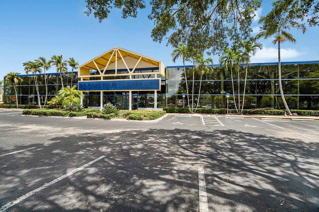 1605 W Oakland Park Boulevard, Oakland Park, FL 33311, Oakland Park