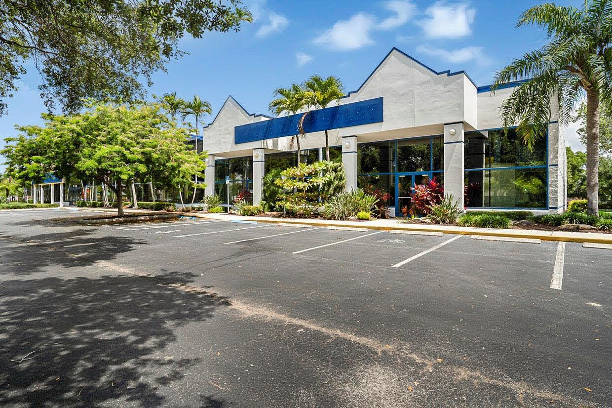 1605 W Oakland Park Boulevard, Oakland Park, FL 33311, Oakland Park - Photo 3