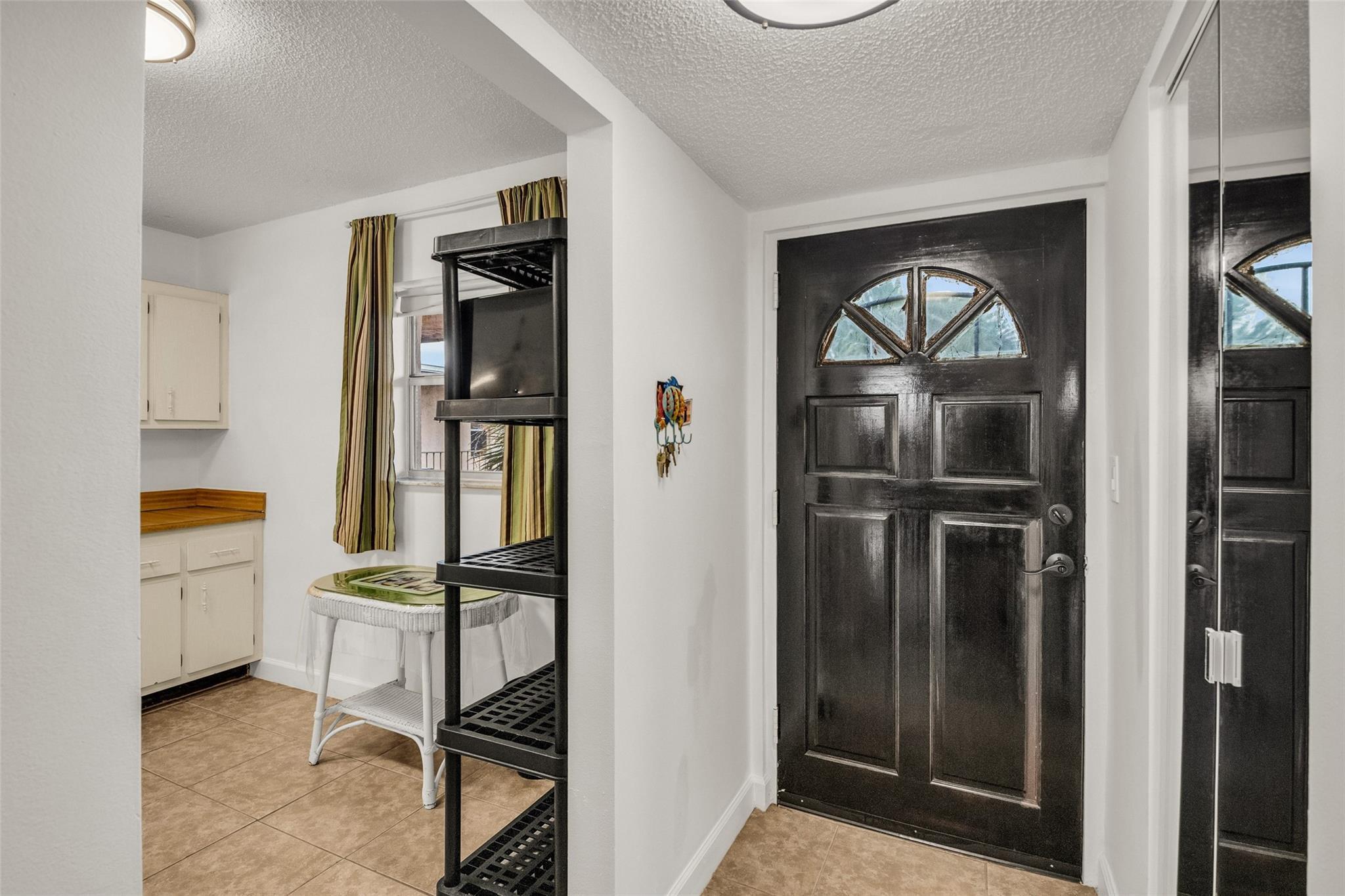 2840 Somerset Drive 403, Lauderdale Lakes, FL 33311, Lauderdale Lakes - Photo 2