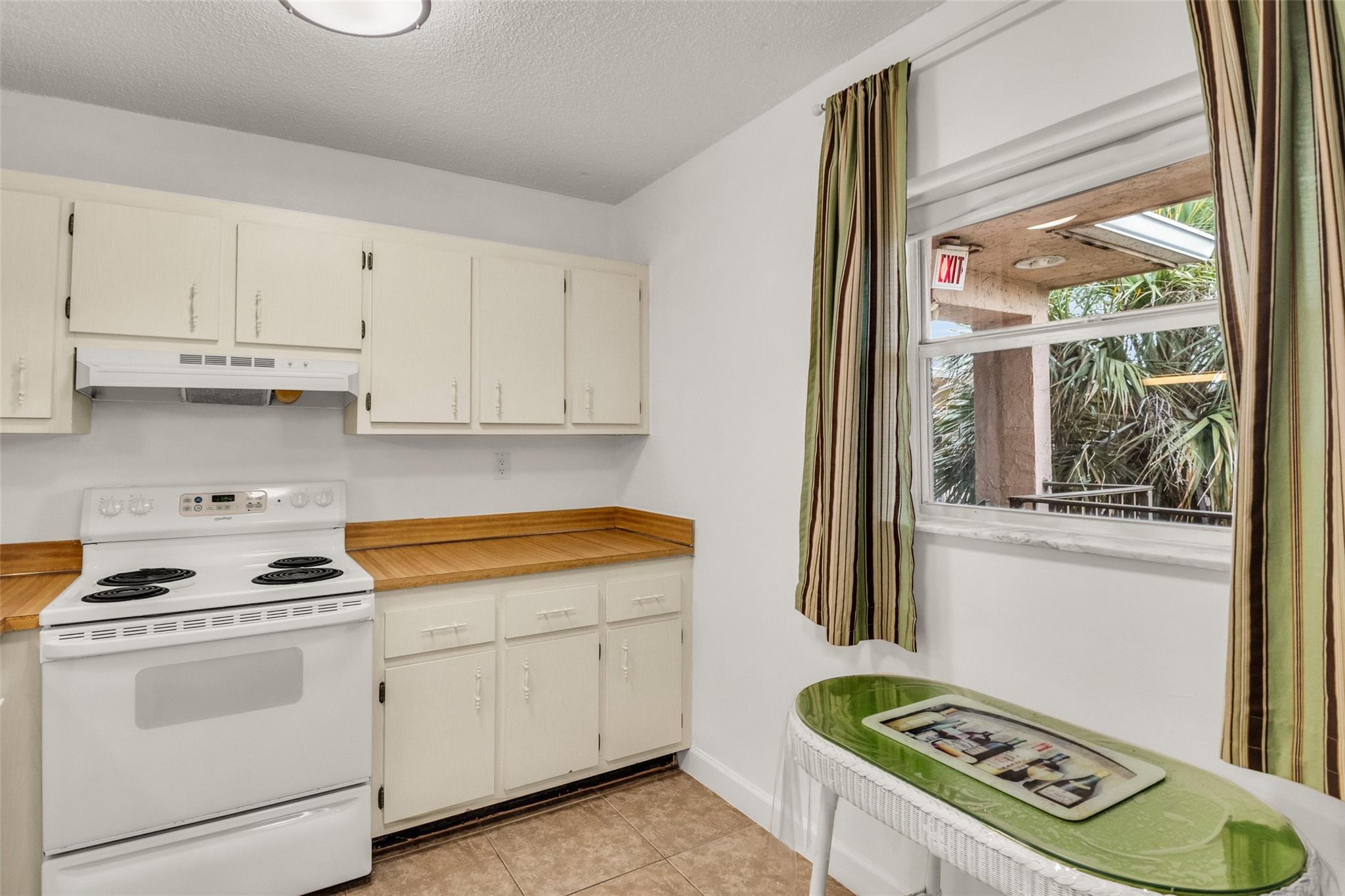 2840 Somerset Drive 403, Lauderdale Lakes, FL 33311, Lauderdale Lakes - Photo 5
