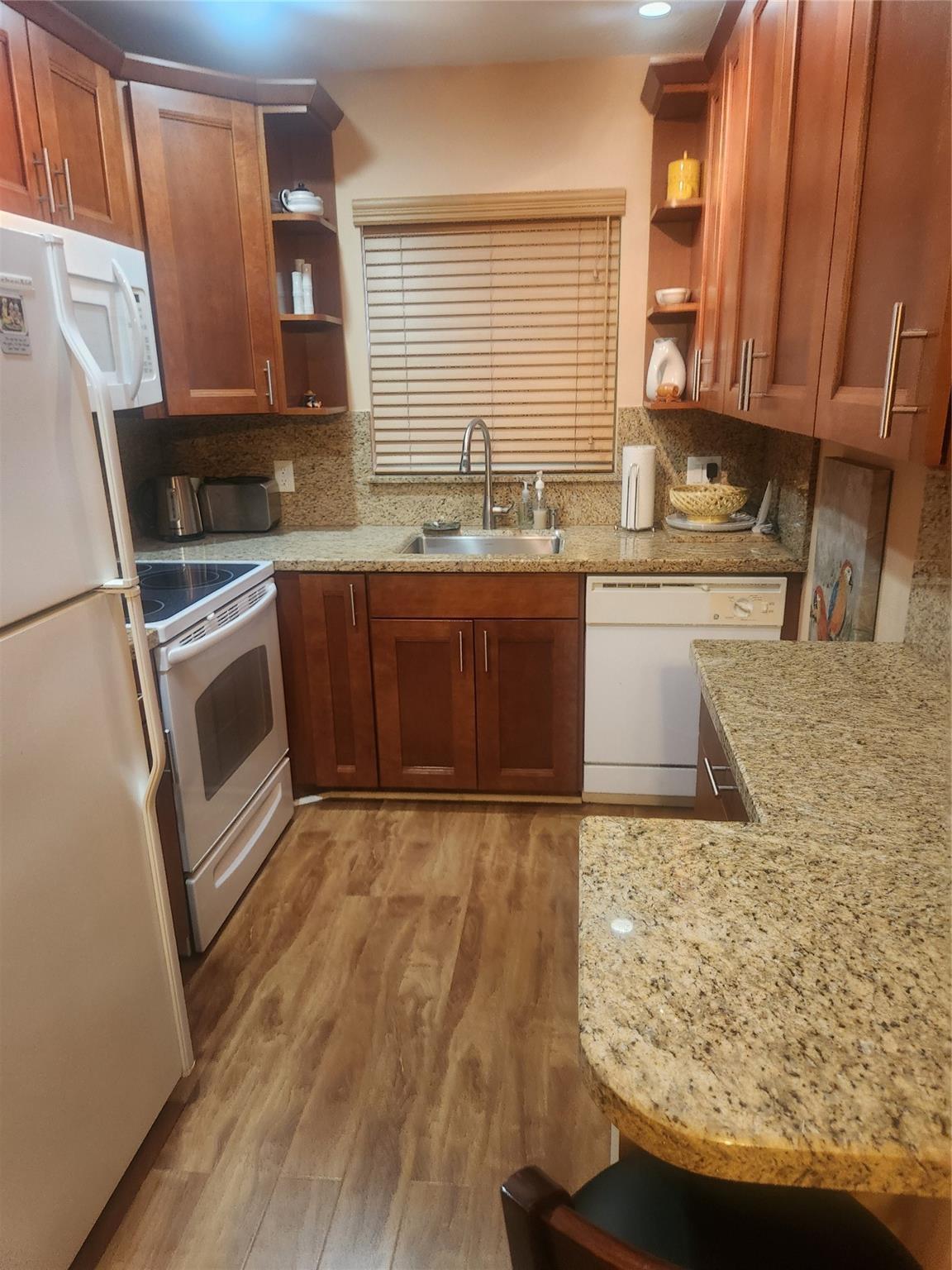 237 Farnham J 237, Deerfield Beach, FL 33442, Deerfield Beach - Photo 3