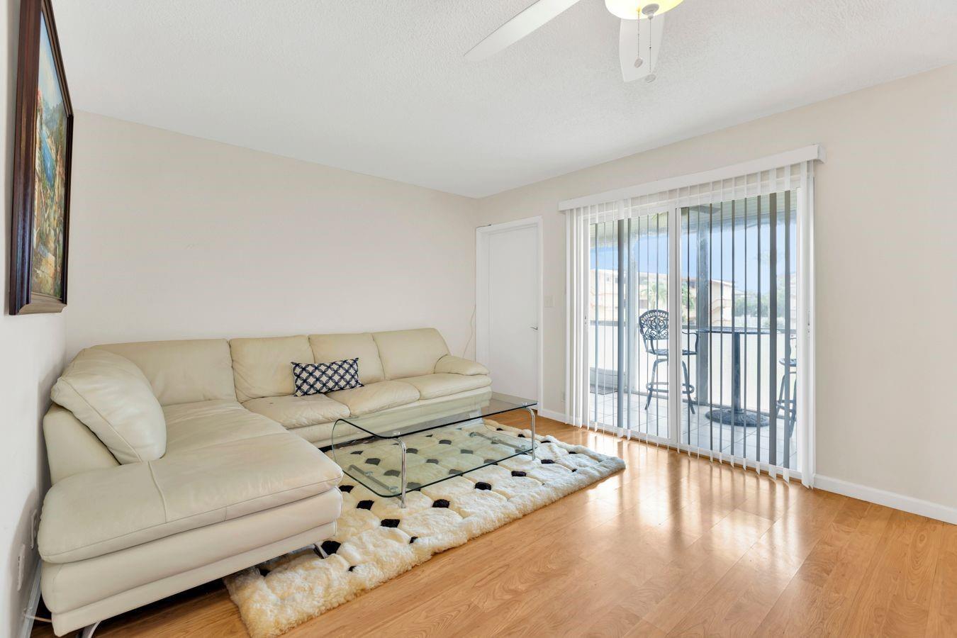5300 Washington Street D206, Hollywood, FL 33021, Hollywood - Photo 2