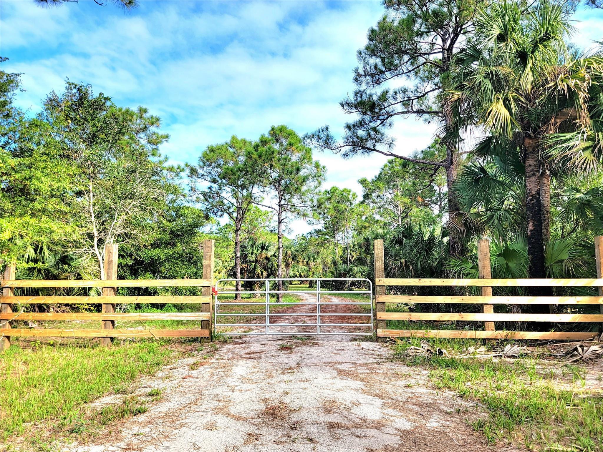 15350 93rd Street, Fellsmere, FL 32948, Fellsmere - Photo 2