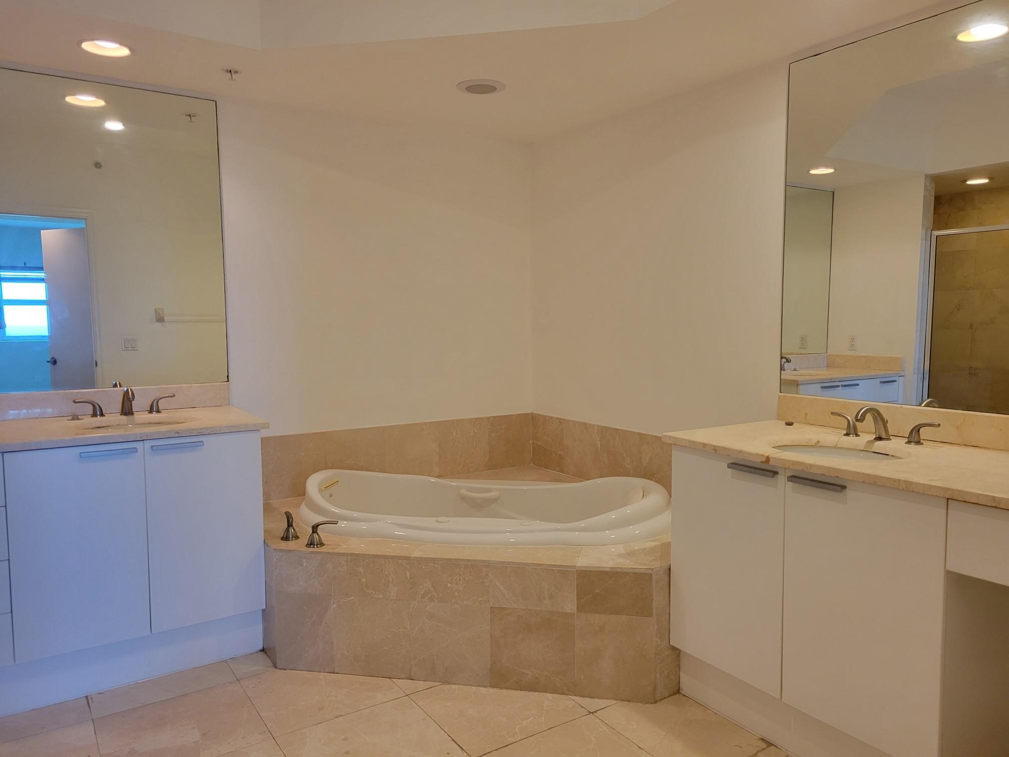 15051 Royal Oaks Lane 902, North Miami, FL 33181, North Miami - Photo 5