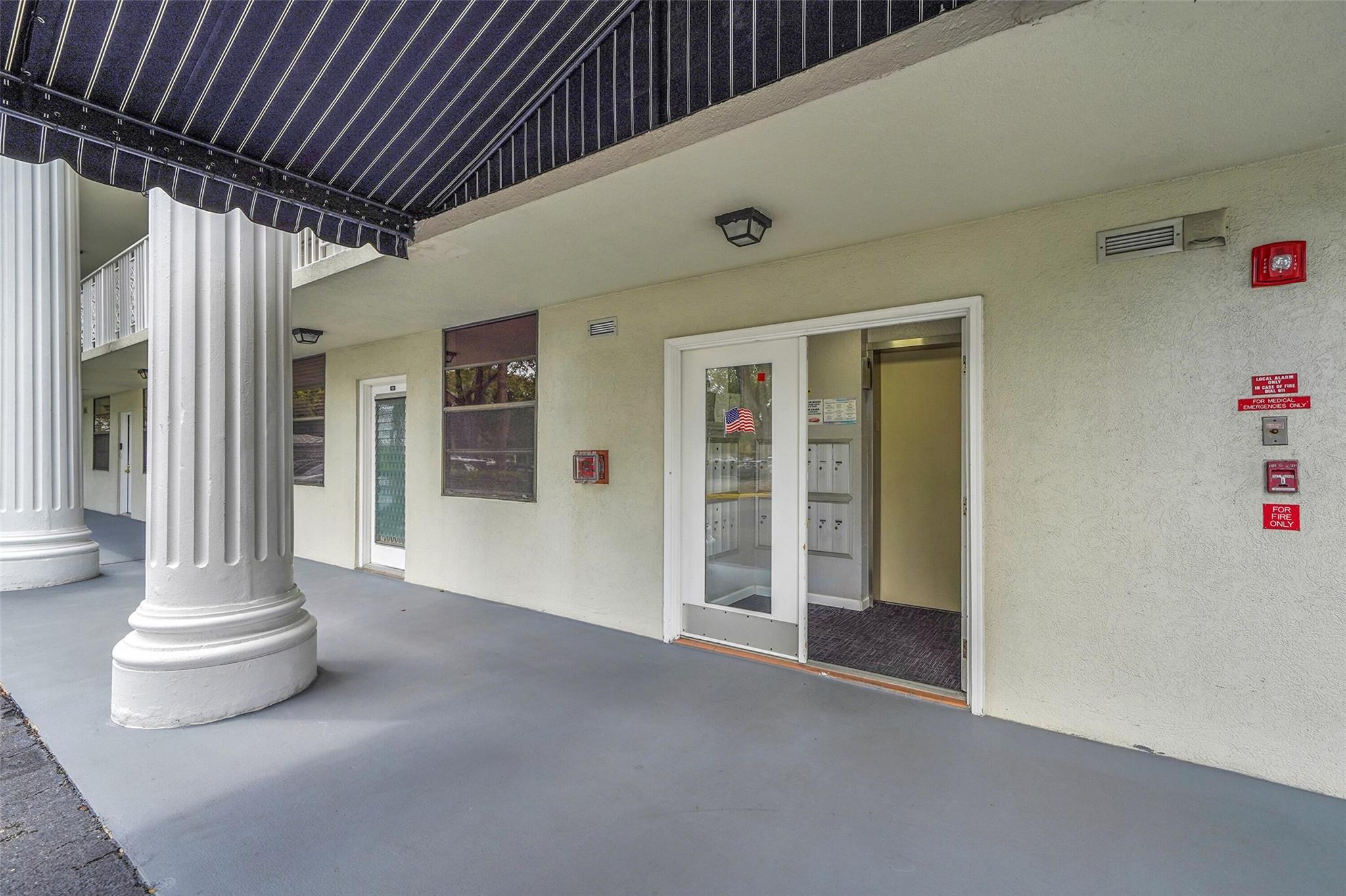 1713 Whitehall Drive 103, Davie, FL 33324, Davie - Photo 3