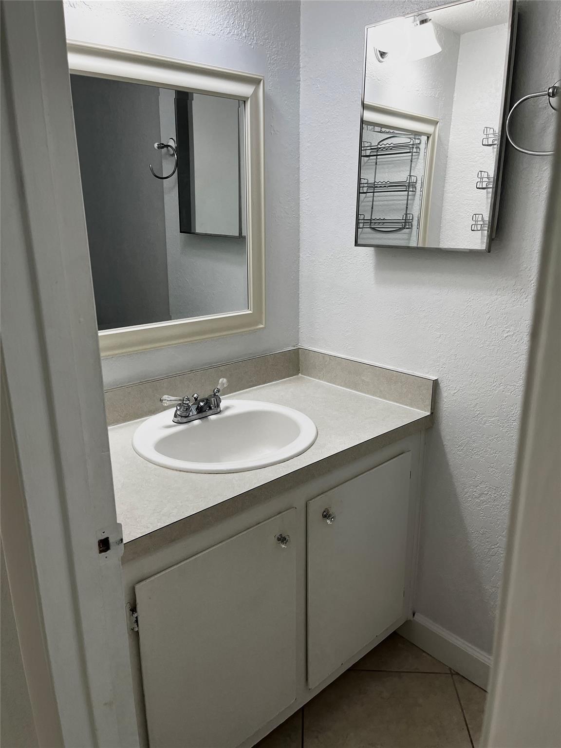 8149 Lagos De Campo Boulevard B-1, Fort Lauderdale, FL 33321, Fort Lauderdale - Photo 3