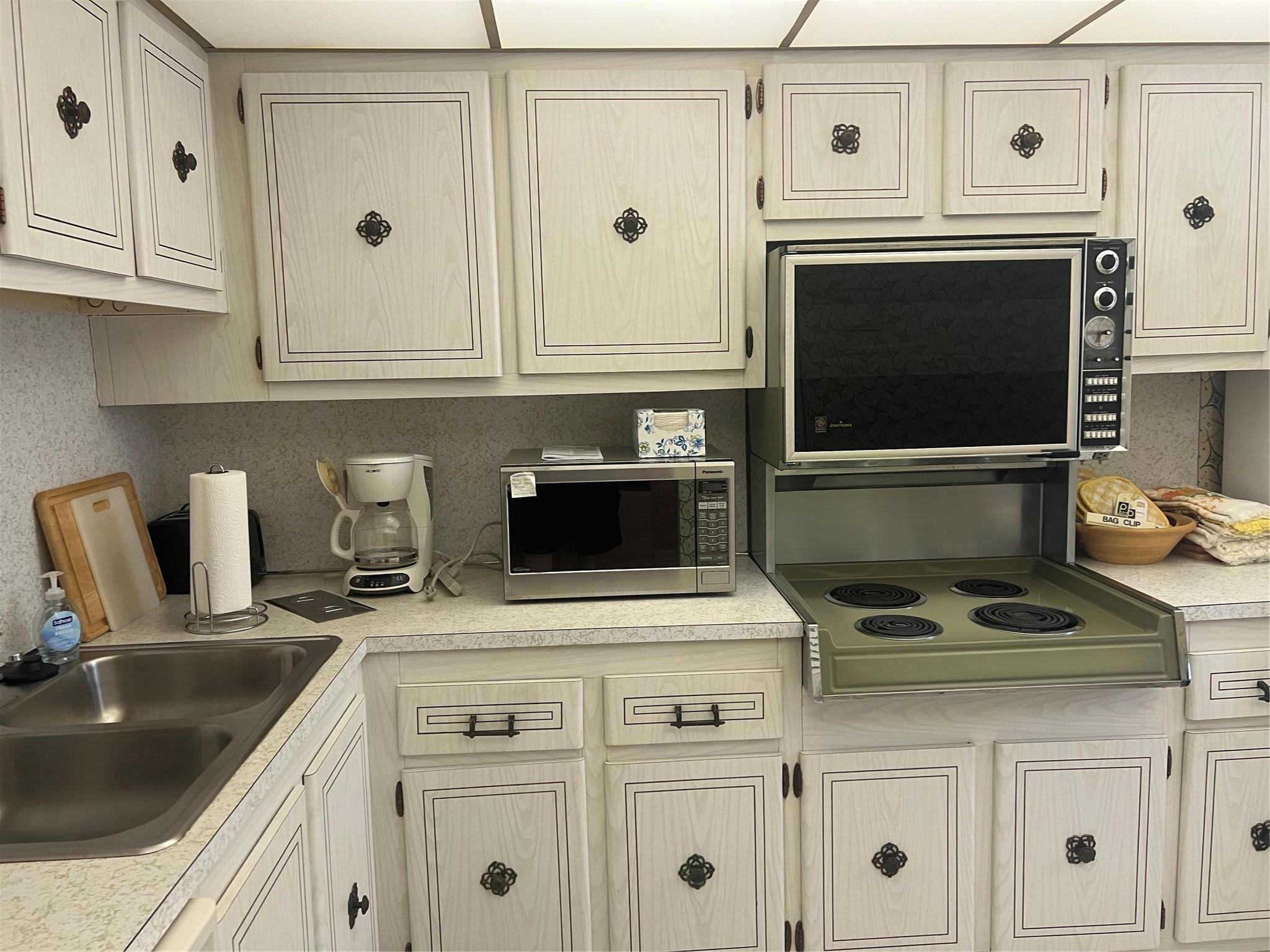 1425 Atlantic Shores Boulevard 601, Hallandale Beach, FL 33009, Hallandale Beach - Photo 3