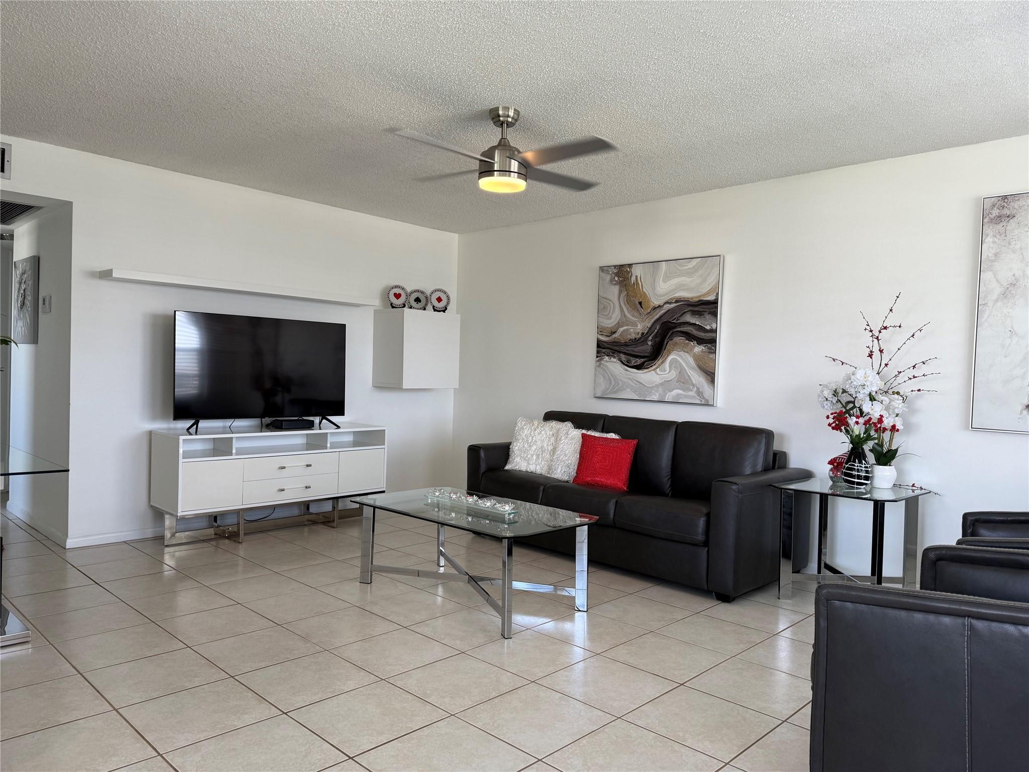 144 Farnham F, Deerfield Beach, FL 33442, Deerfield Beach - Photo 2