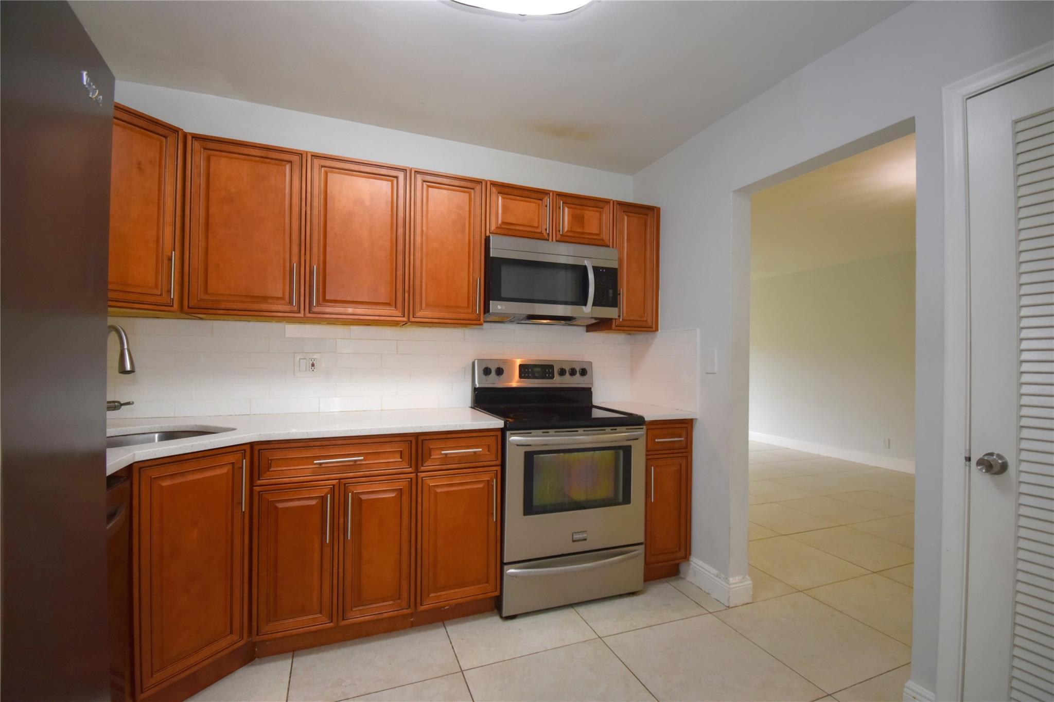 9 NE 19th Court 119C, Wilton Manors, FL 33305, Wilton Manors - Photo 2