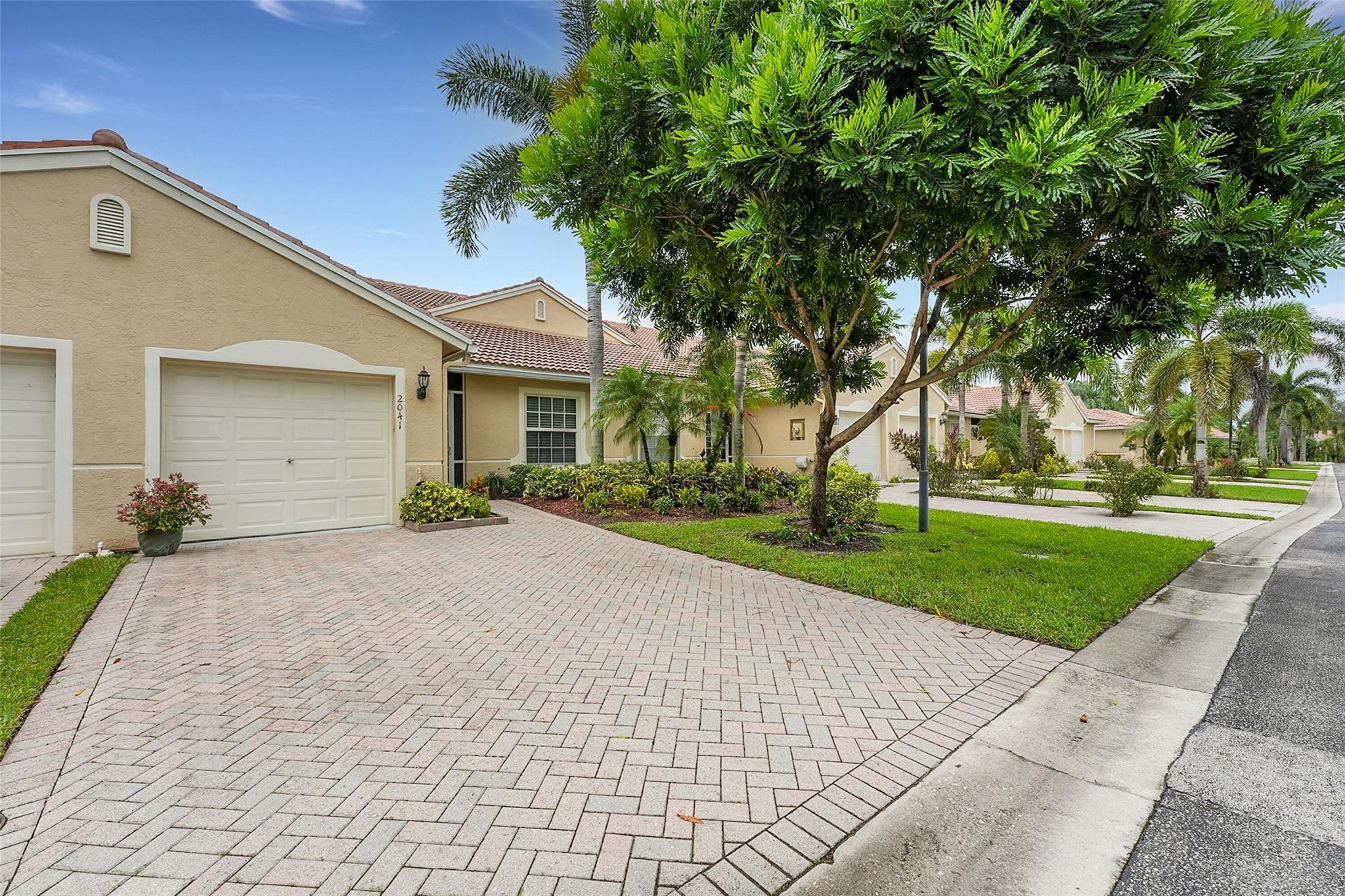2041 Stonington Terrace, West Palm Beach, FL 33411, West Palm Beach - Photo 2