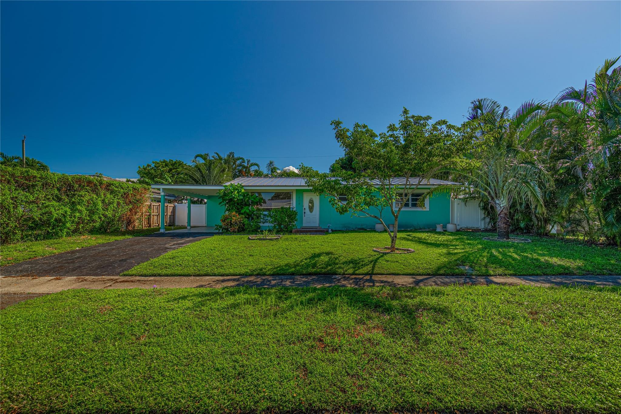 608 NE 24th Avenue, Pompano Beach, FL 33062, Pompano Beach - Photo 2