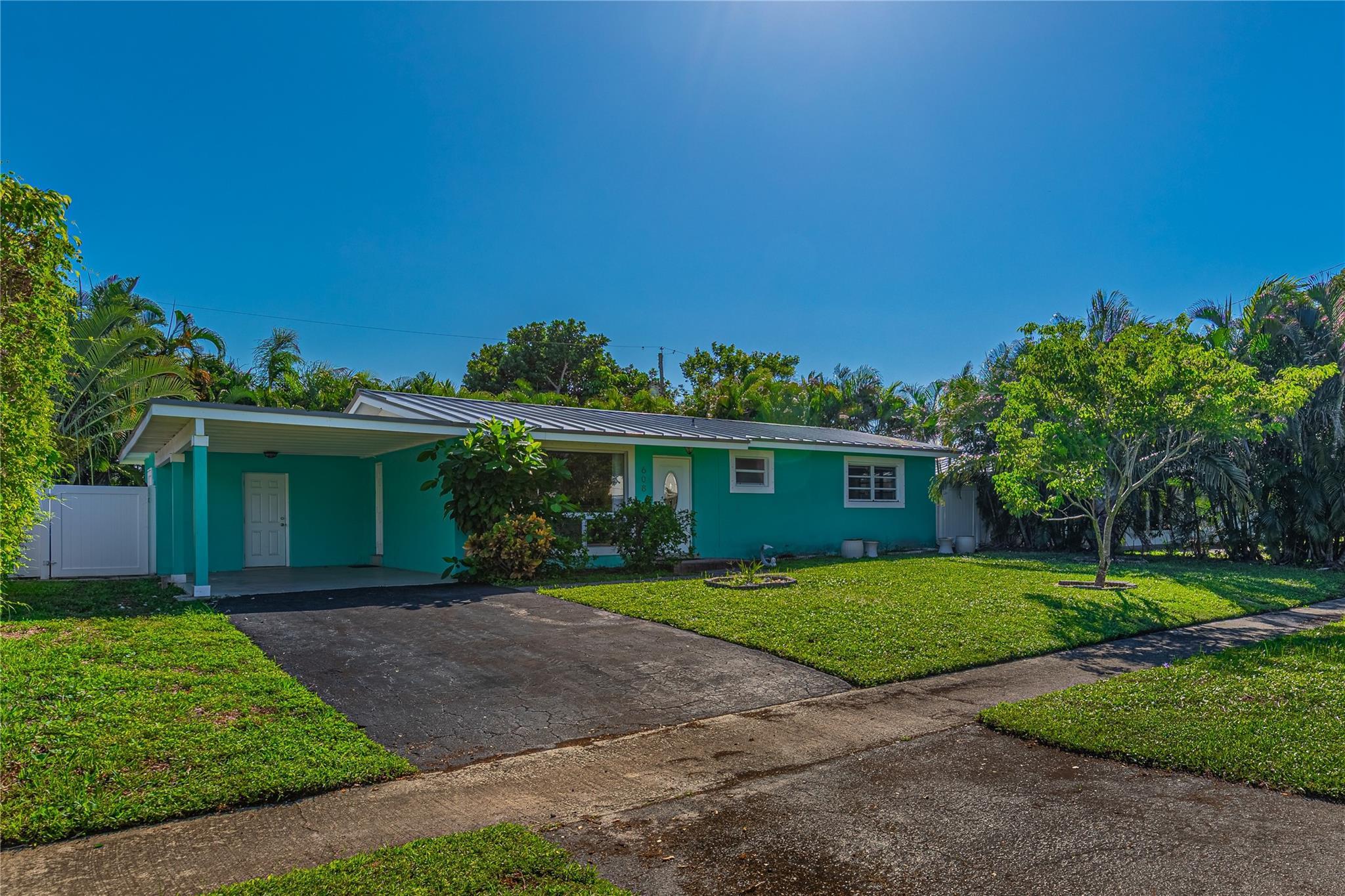608 NE 24th Avenue, Pompano Beach, FL 33062, Pompano Beach - Photo 3