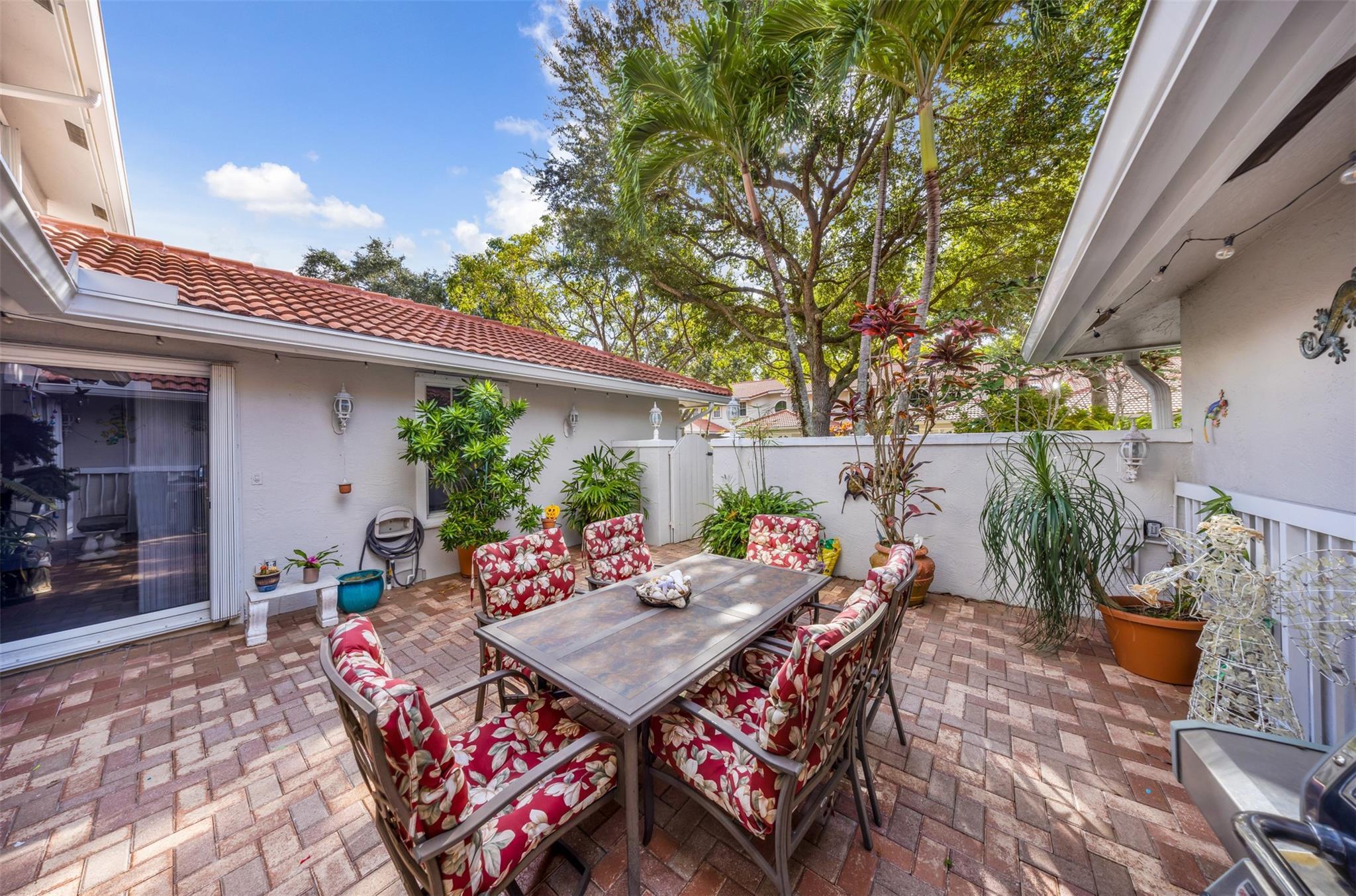 4115 Carriage Drive P2, Pompano Beach, FL 33069, Pompano Beach - Photo 2