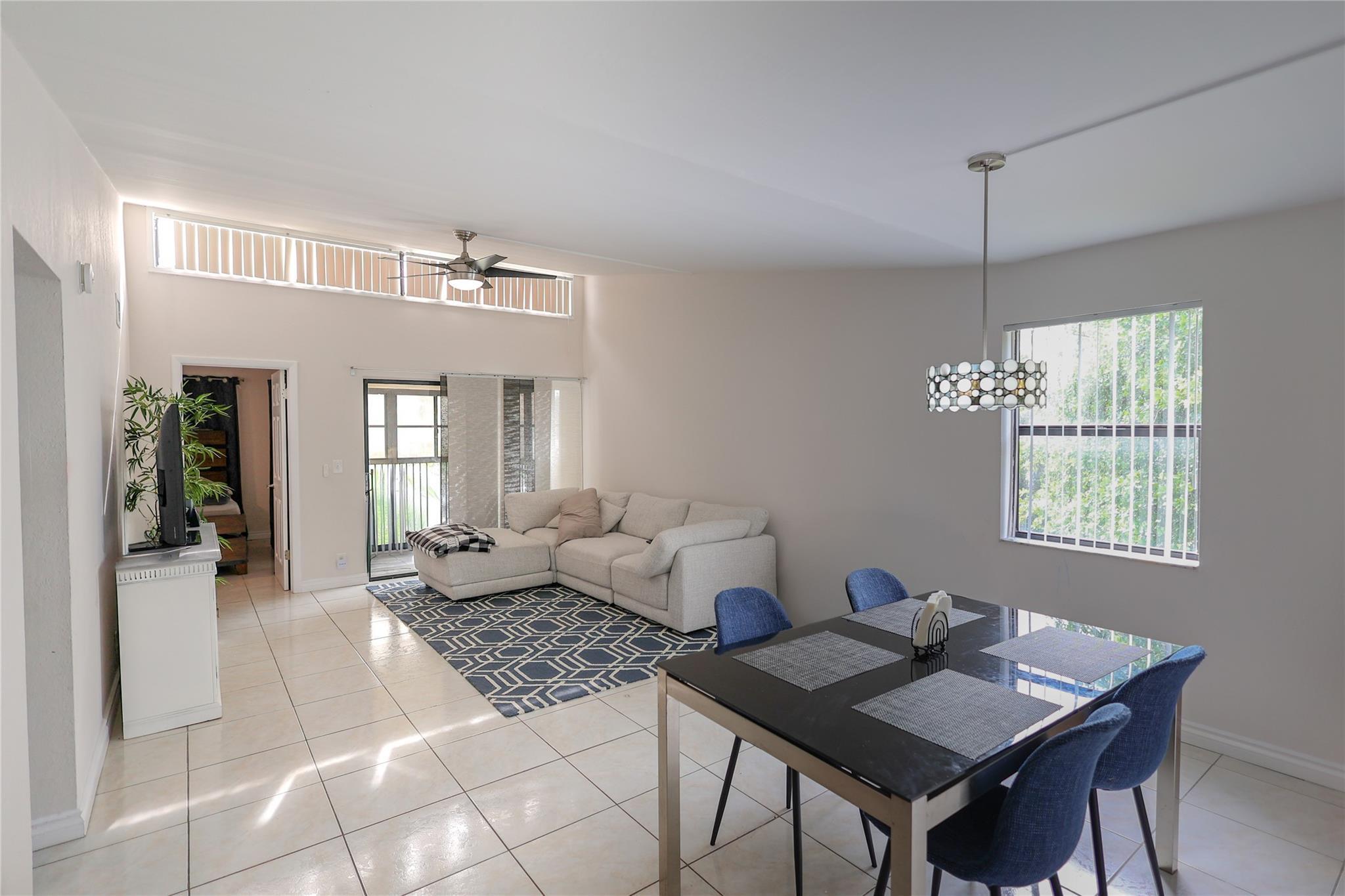 8725 Shadow Wood Boulevard 312, Coral Springs, FL 33071, Coral Springs - Photo 3