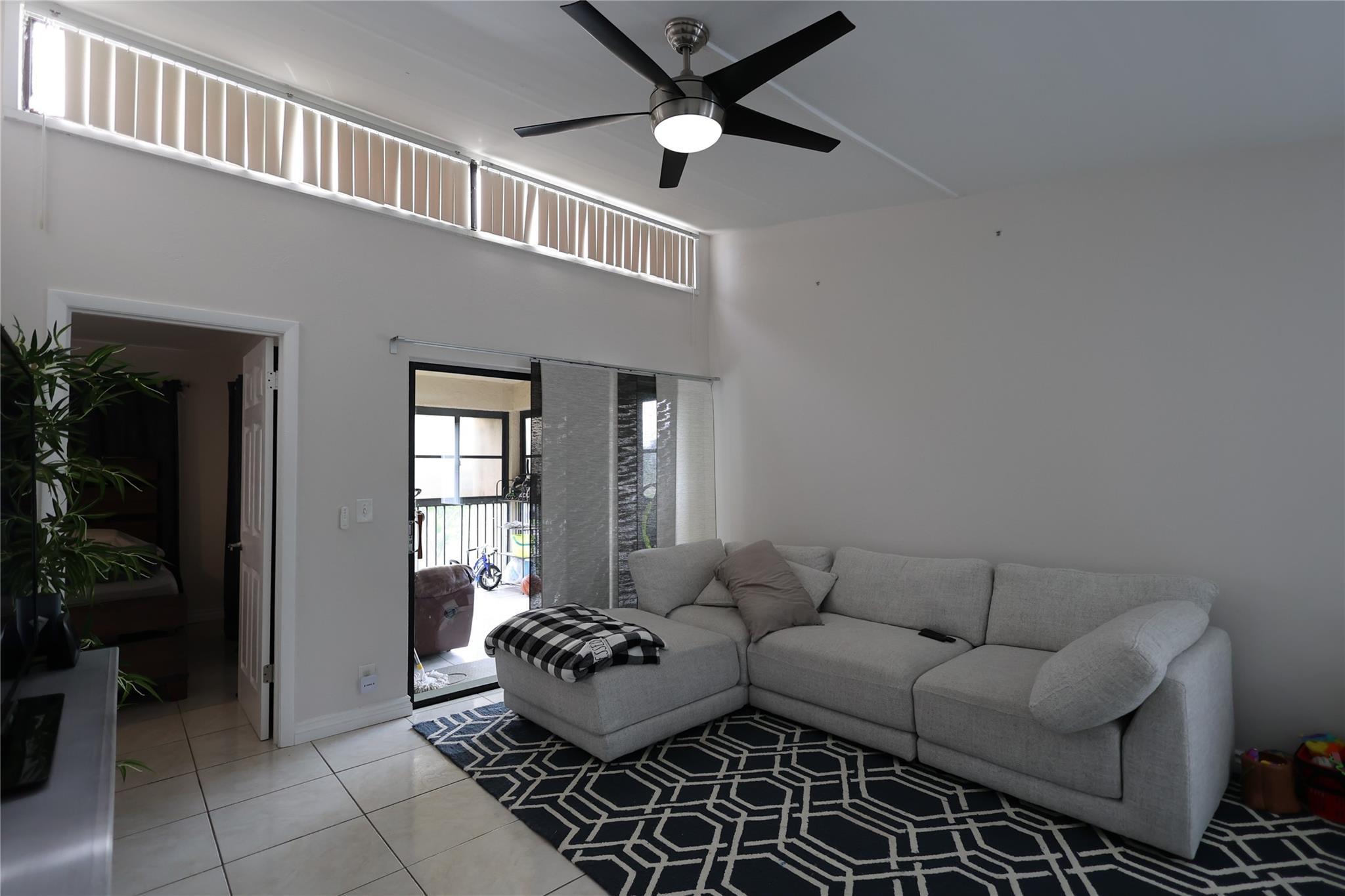 8725 Shadow Wood Boulevard 312, Coral Springs, FL 33071, Coral Springs - Photo 4
