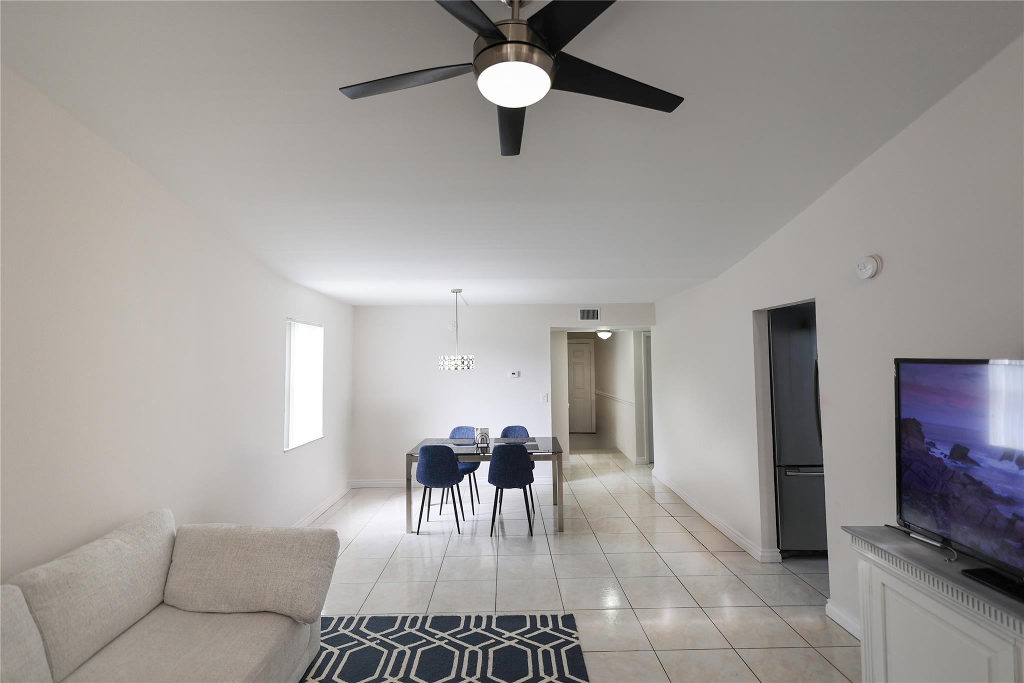 8725 Shadow Wood Boulevard 312, Coral Springs, FL 33071, Coral Springs - Photo 5