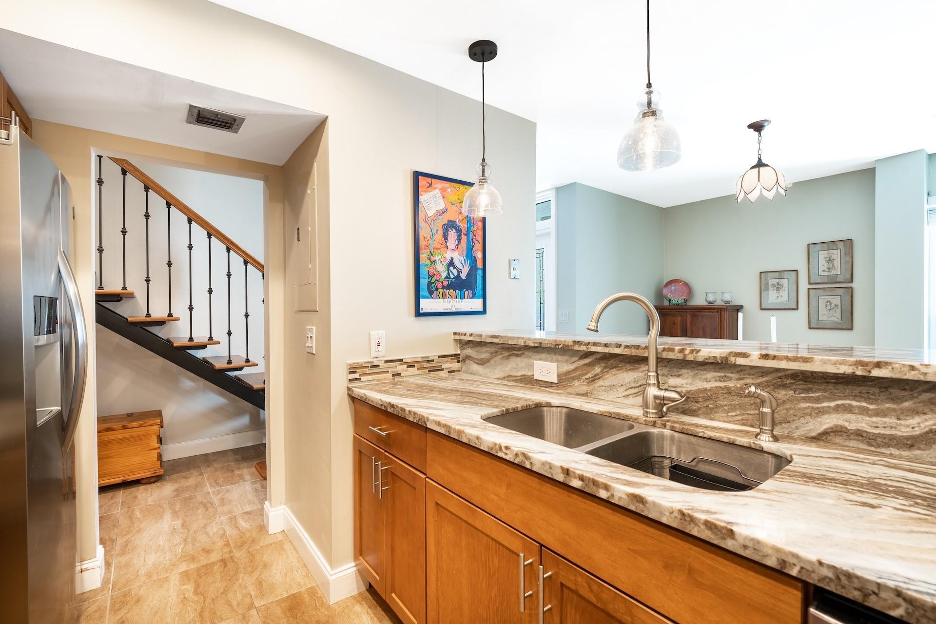 658 Kensington Place 11B, Wilton Manors, FL 33305, Wilton Manors - Photo 3