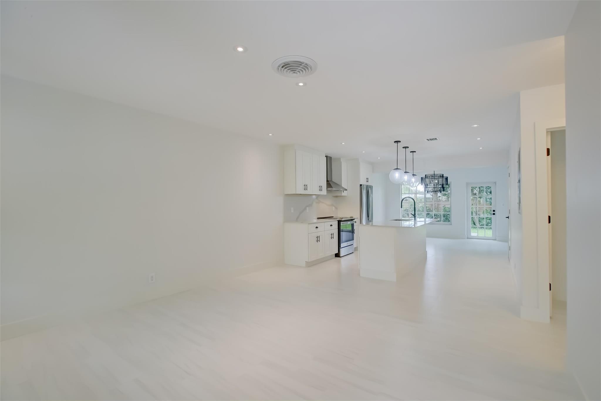 820 NE 23rd Avenue, Pompano Beach, FL 33062, Pompano Beach - Photo 4