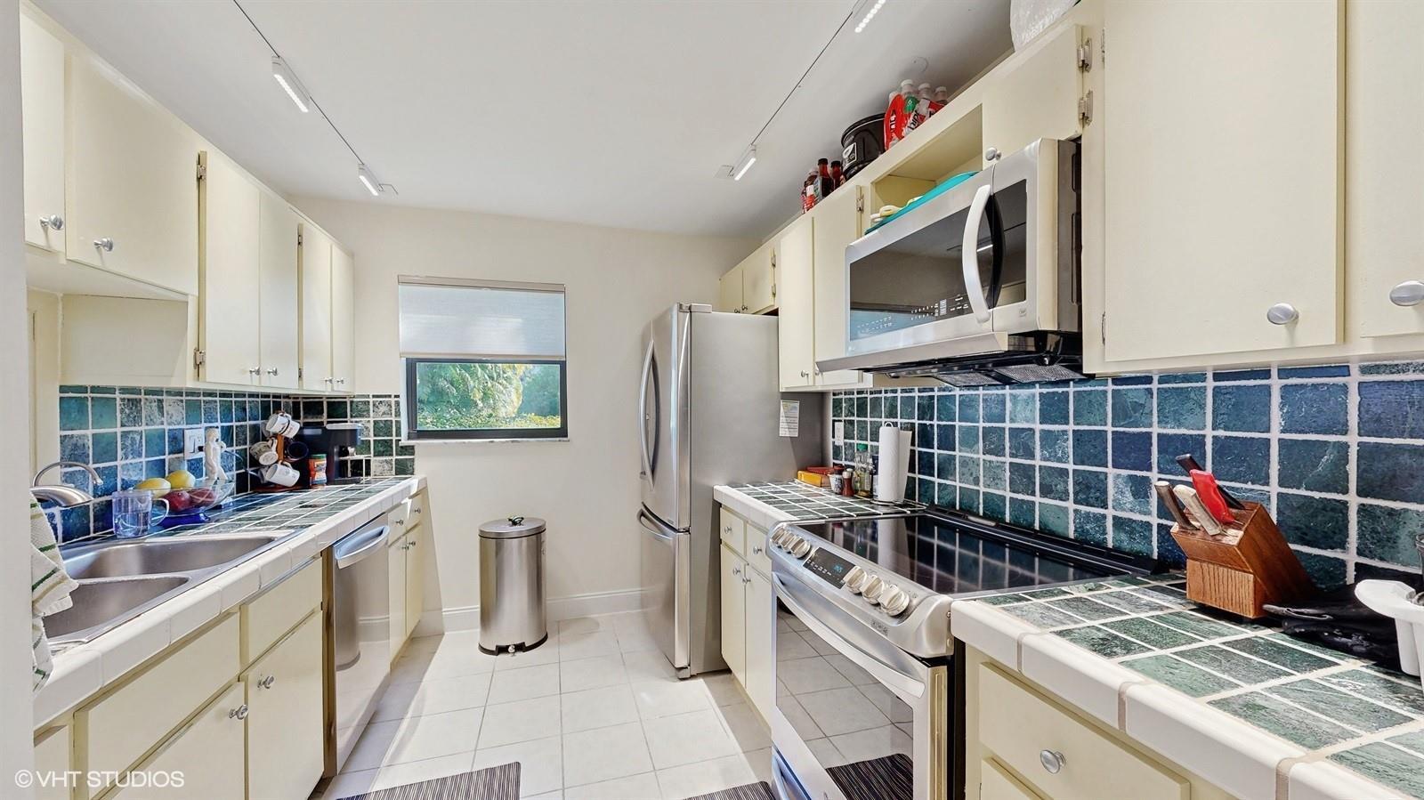 2113 NE 11th Avenue 2113, Wilton Manors, FL 33305, Wilton Manors - Photo 4