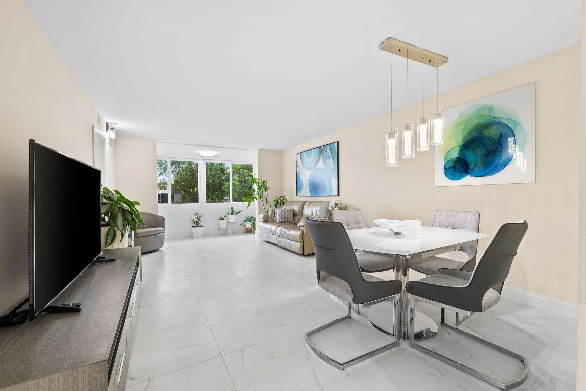 9660 Sunrise Lakes Boulevard 103, Sunrise, FL 33322, Sunrise - Photo 3