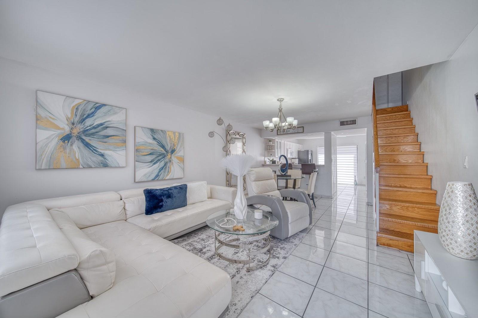 2612 W 54th Place Unit 204, Hialeah, FL 33016, Hialeah - Photo 2