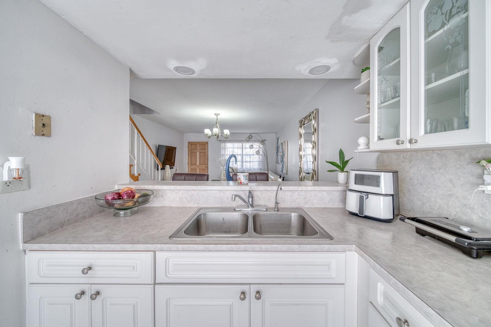 2612 W 54th Place Unit 204, Hialeah, FL 33016, Hialeah - Photo 5