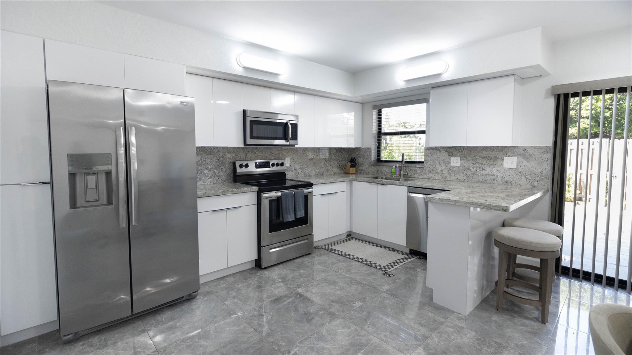 8204 SW 23rd Street D, North Lauderdale, FL 33068, North Lauderdale - Photo 3